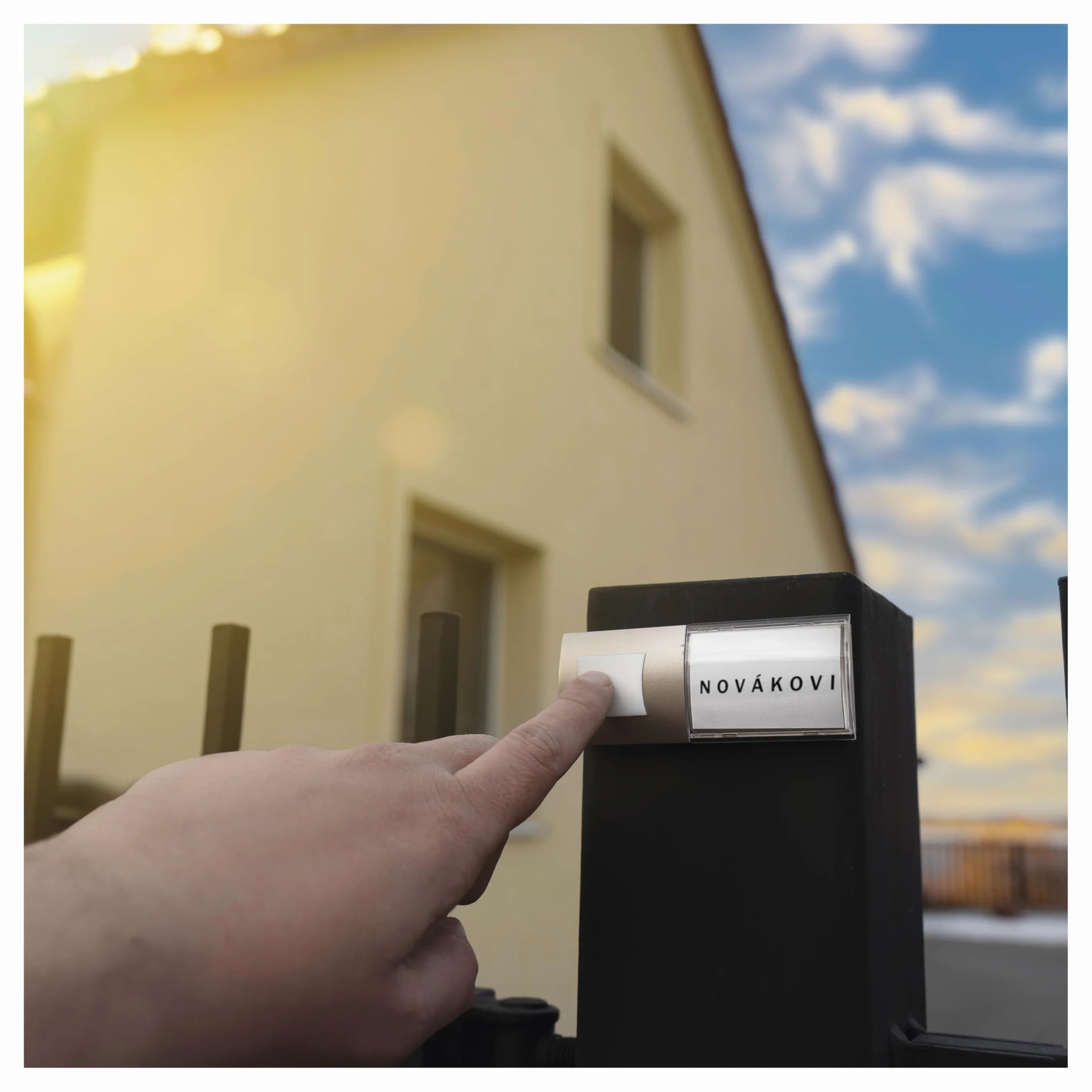 EMOS Juego de Timbre inalámbrico con función de repetidor y Puerto USB-C, Alcance Ilimitado, Volumen de 5 Niveles hasta 85 dB, indicador LED, 16 melodías, función de Memoria, 230 V