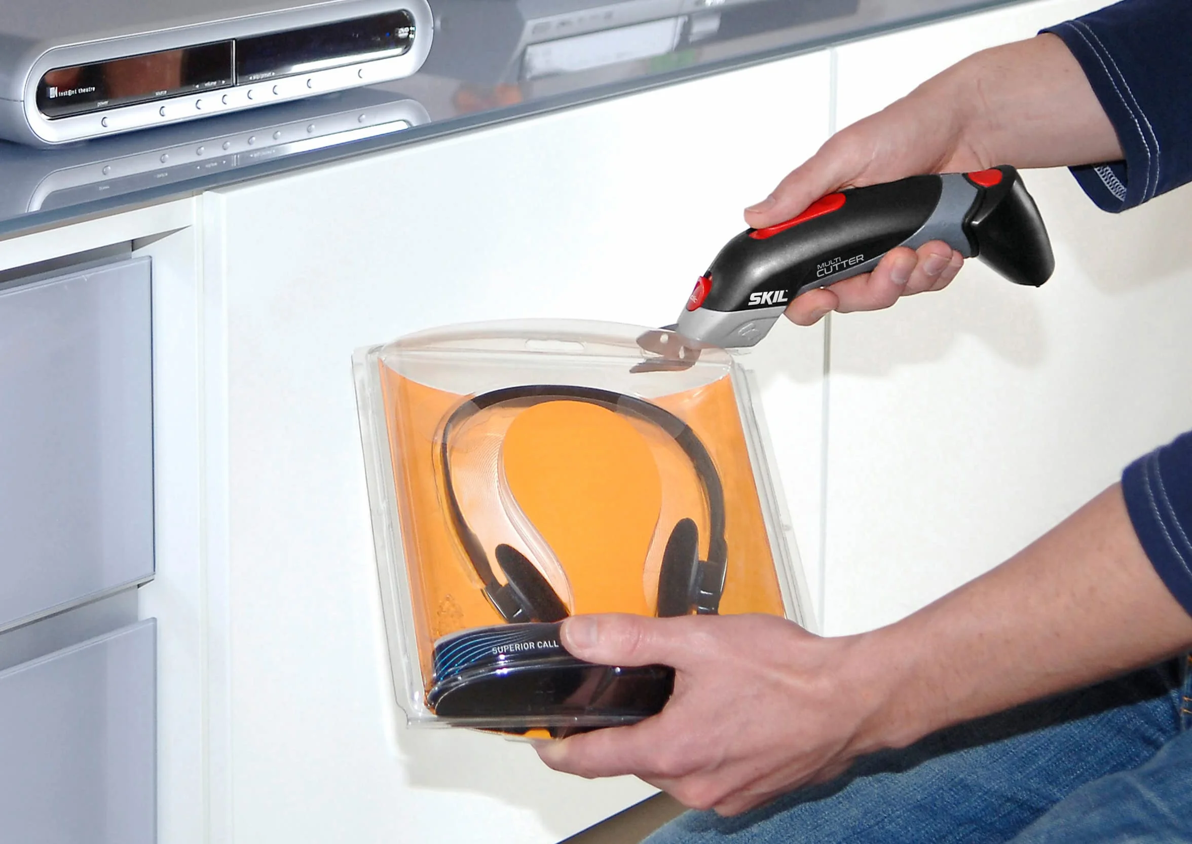 Skil Multi-Cutter 2900 AJ Cizalla a batería (cizalla universal para cartón, papel, etc., cargador + batería de 4,8 V incluida, cizalla universal) F0152900AJ