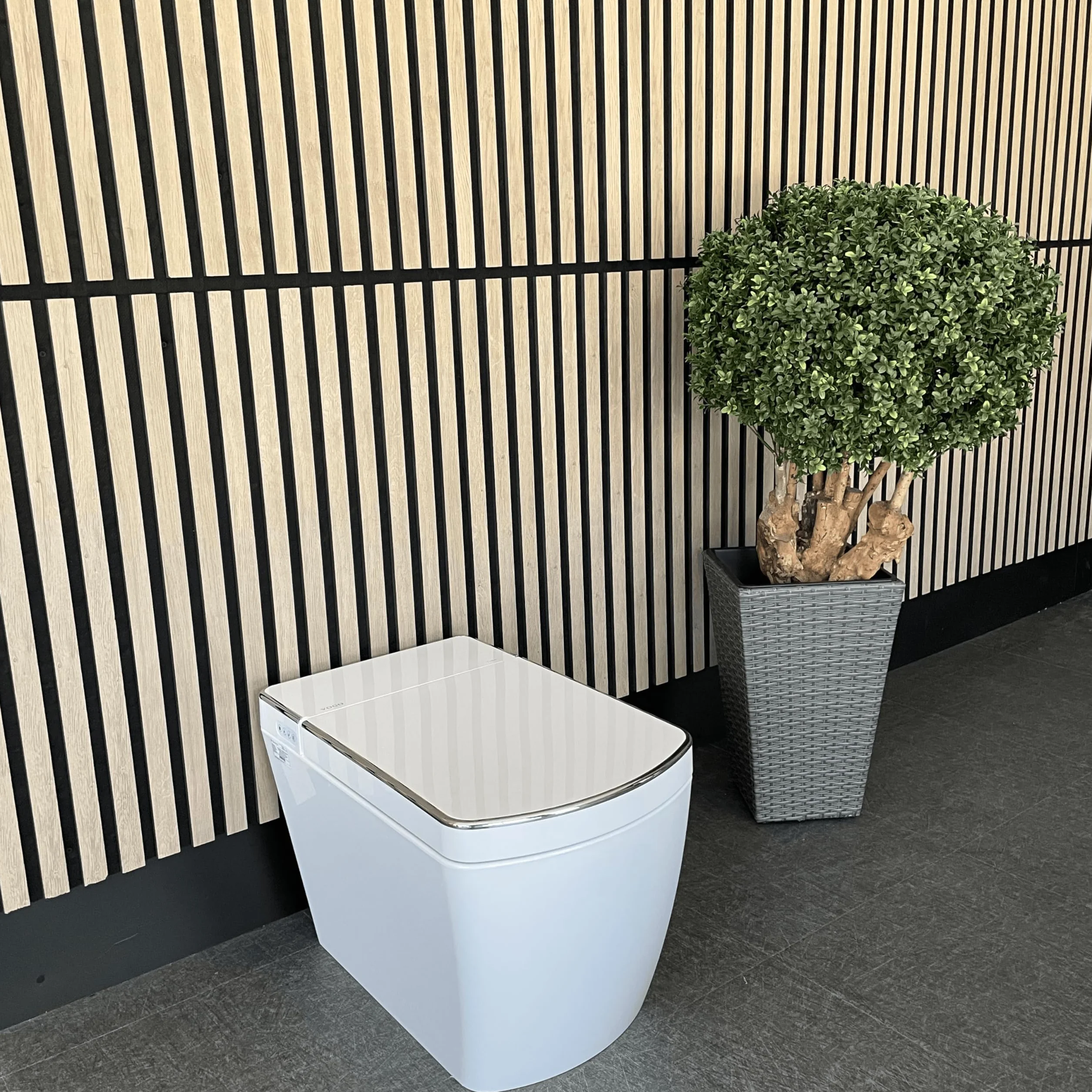 Inodoro Inteligente de Estilo Japonés Tokio | Temperatura asiento ajustable | Chorrito de agua | Mando a distancia | Descarga automática.