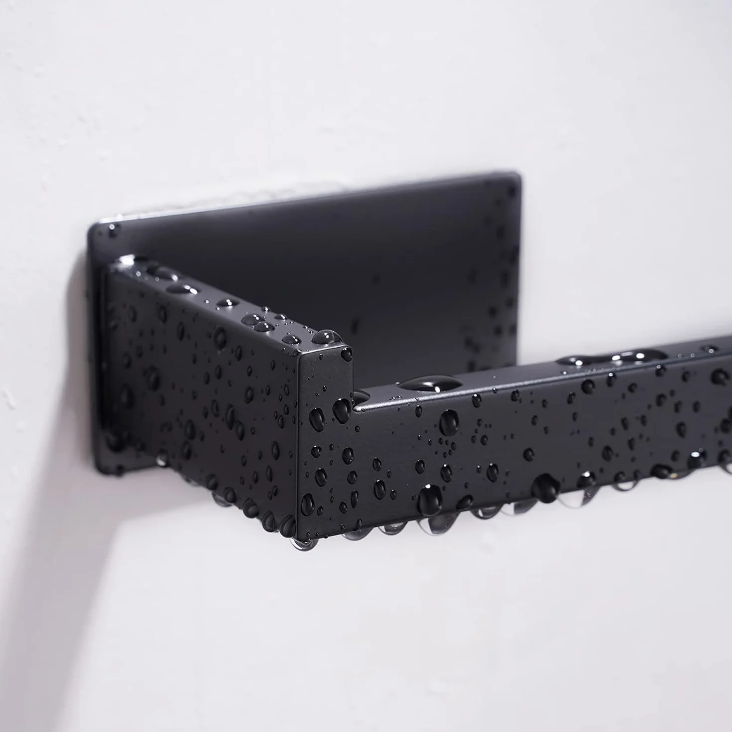 Aikzik Soporte para papel higiénico negro, portarrollos sin taladrar de acero inoxidable con 2 ganchos adhesivos