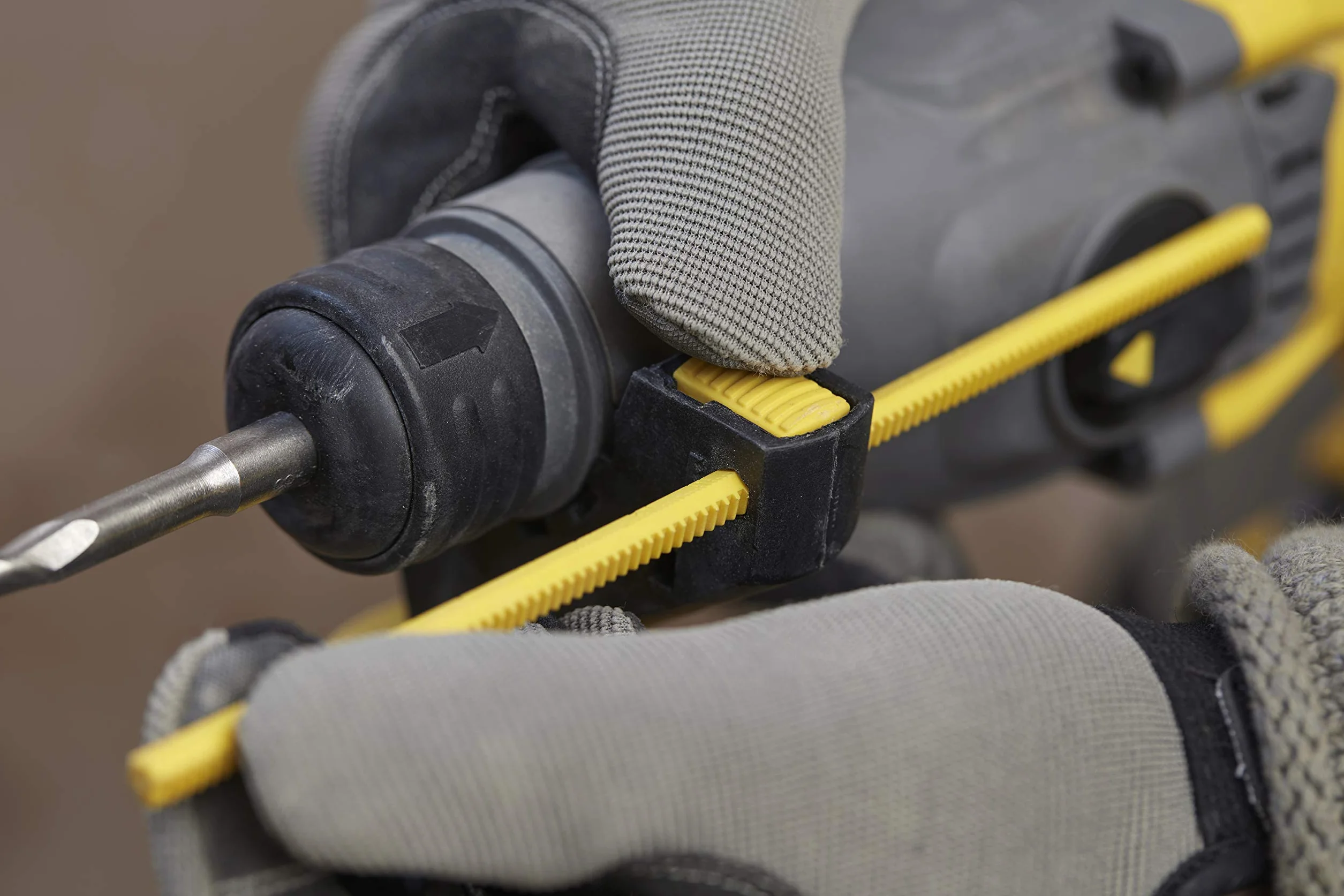 STANLEY FATMAX Martillo SDS-Plus V20 18V, Motor Sin Escobillas, 2J Impacto, 3 Modos (rotativo, percutor y cincelador), Incluye: 2 Baterías 4.0Ah, Cargador, Maletín PRO-STACK, SFMCH900M22-QW