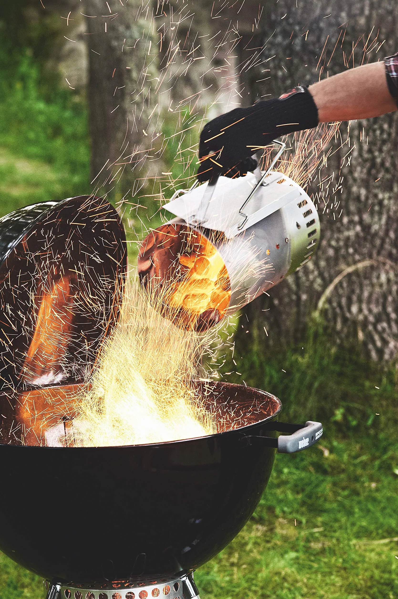 Weber Carbón para barbacoa (Saco de 2kg), para brasas largas y constantes, ideal para una barbcoa prolongada, madera 100% natural, producto de la UE, recolección sostenible, certificado FSC (17705)