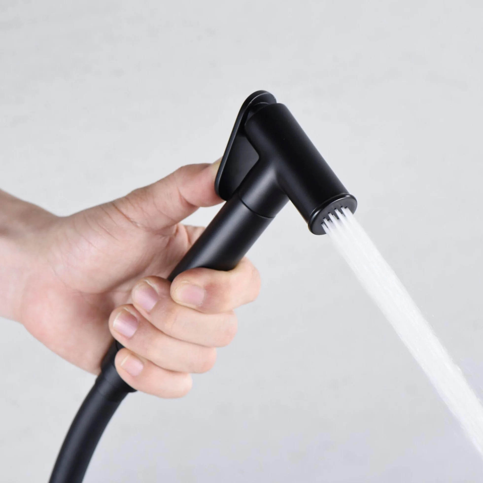 IMEX - Ducha Bidet Agua Fría y Caliente Color Negro Mate | Grifo Bidet Empotrado para WC | Ducha Higiénica Monomando para Inodoro | Grifería Sustituto de Bidé | Serie Munich