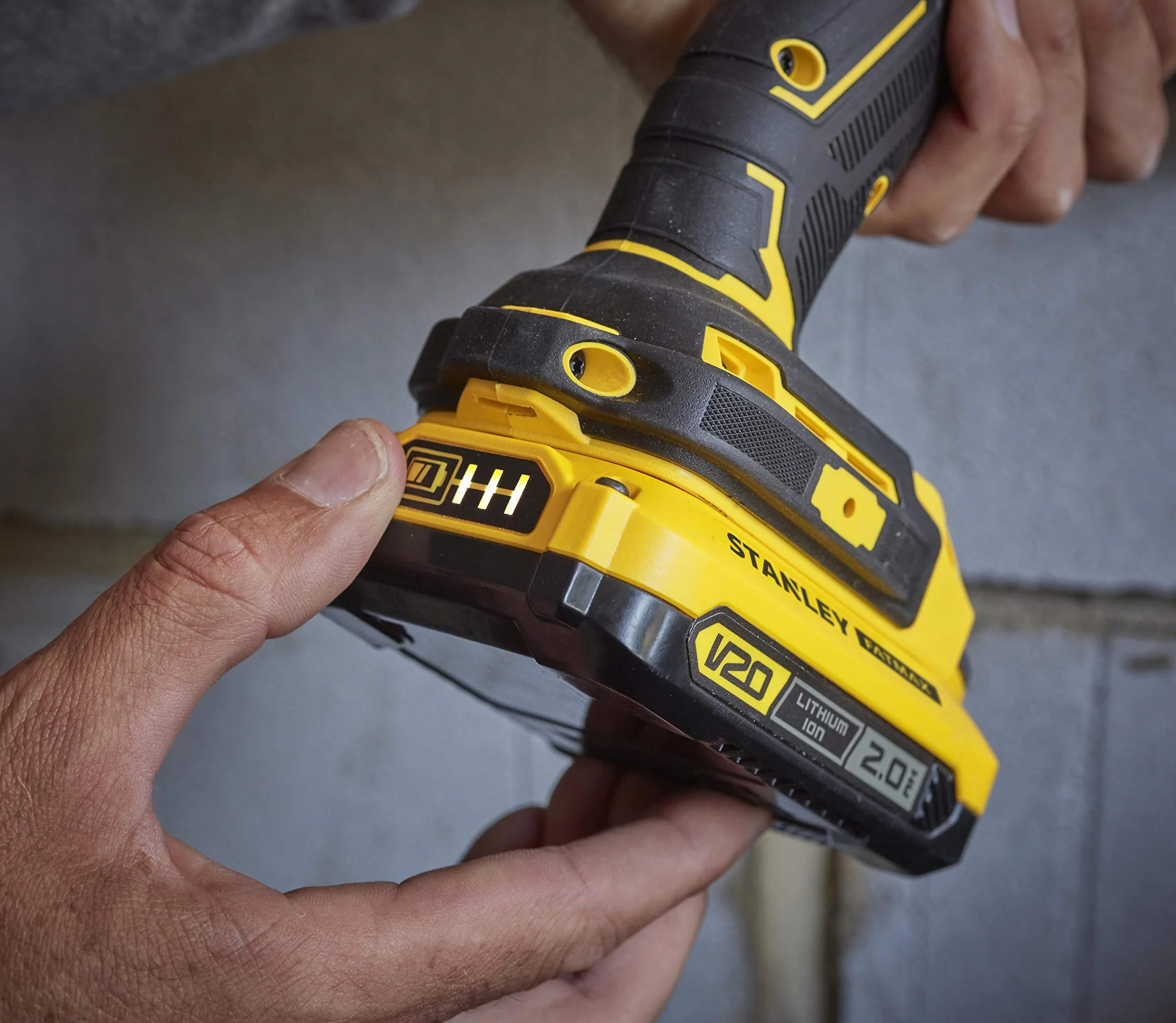 STANLEY FATMAX Taladro Percutor Sin Cable V20 (18V), Motor Sin Escobillas, 80Nm, 2 Baterías 2Ah, Cargador, Maletín, Portabrocas Metálico 13mm, 14 Posiciones de Par, SFMCD721D2K-QW