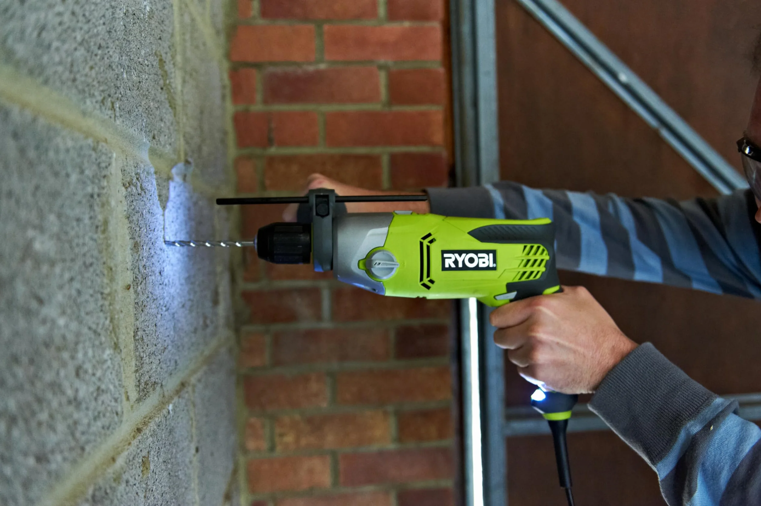 RYOBI - Taladro de Impacto con Cable 220V, 1200W - 2 Velocidades, Inversor de Rotación - Portabrocas 13mm de Autoapriete - Tope de Profundidad - LED - Mango Auxiliar con Portabrocas - RPD1200-K