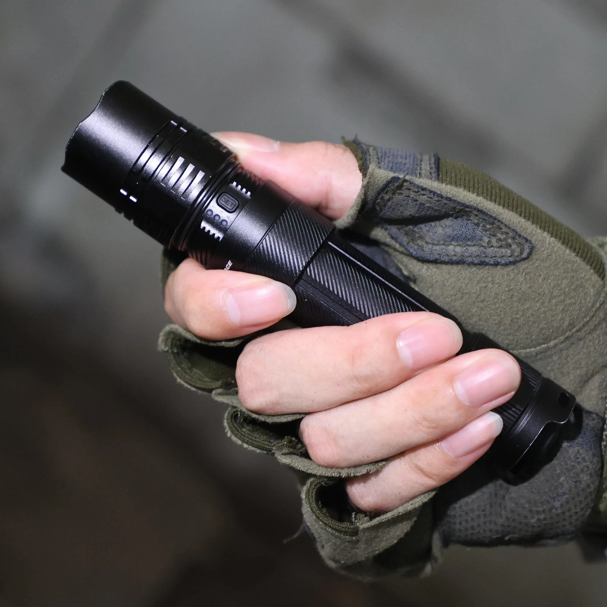Fenix PD36R ACE - Linterna de seguridad compacta recargable | 3000 lúmenes | 415 m | 63 horas + máximo | Función de ajuste - Perfiles seleccionables, cubierta de puerto USB giratoria | IP68
