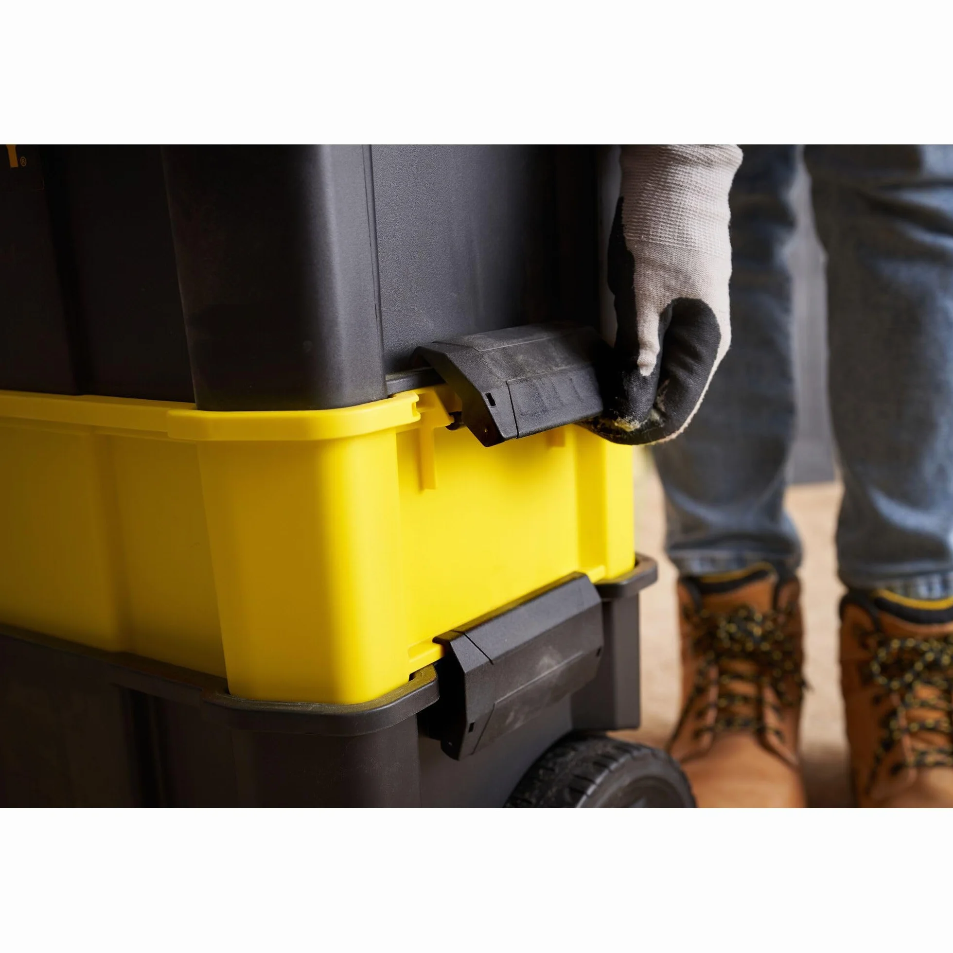 STANLEY Caja de Herramientas Rodante Esencial, Taller Móvil 3 en 1 con Unidades Apilables, Solución Portátil para Herramientas, STST1-80151.