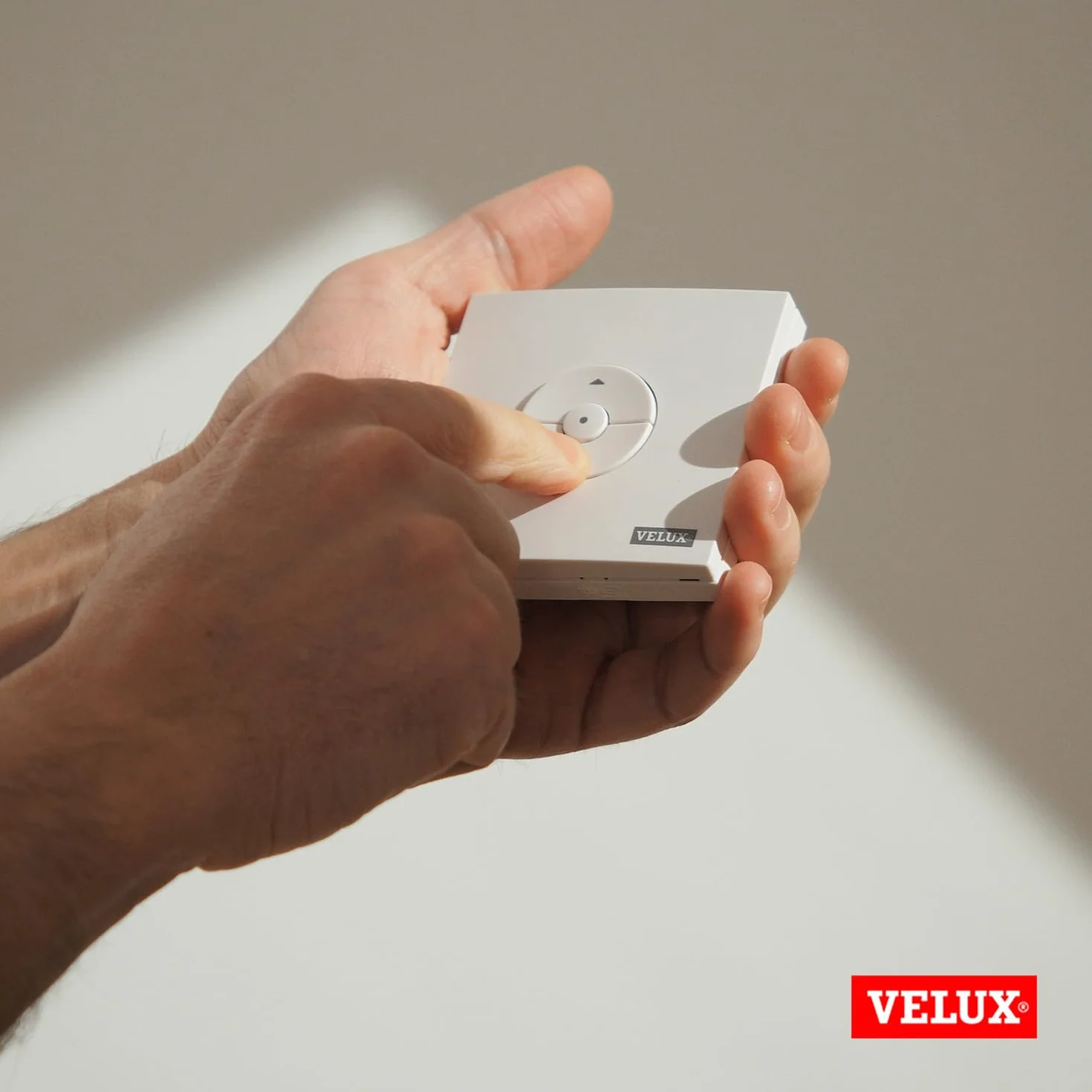 VELUX Piezas de repuesto para ventana de techo - Interruptor de pared KLI 310 WW - Universal para eléctrico - Productos solares como ventanas de techo, motores de ventana, protección