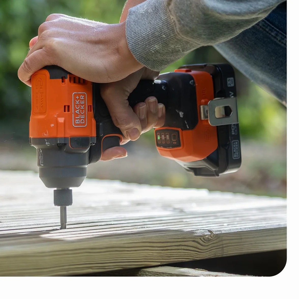 BLACK+DECKER Destornillador de impacto sin escobillas, unidad desnuda llave de impacto inalámbrica y 20 brocas, sin batería ni cargador, BLIM78NZ-XJ
