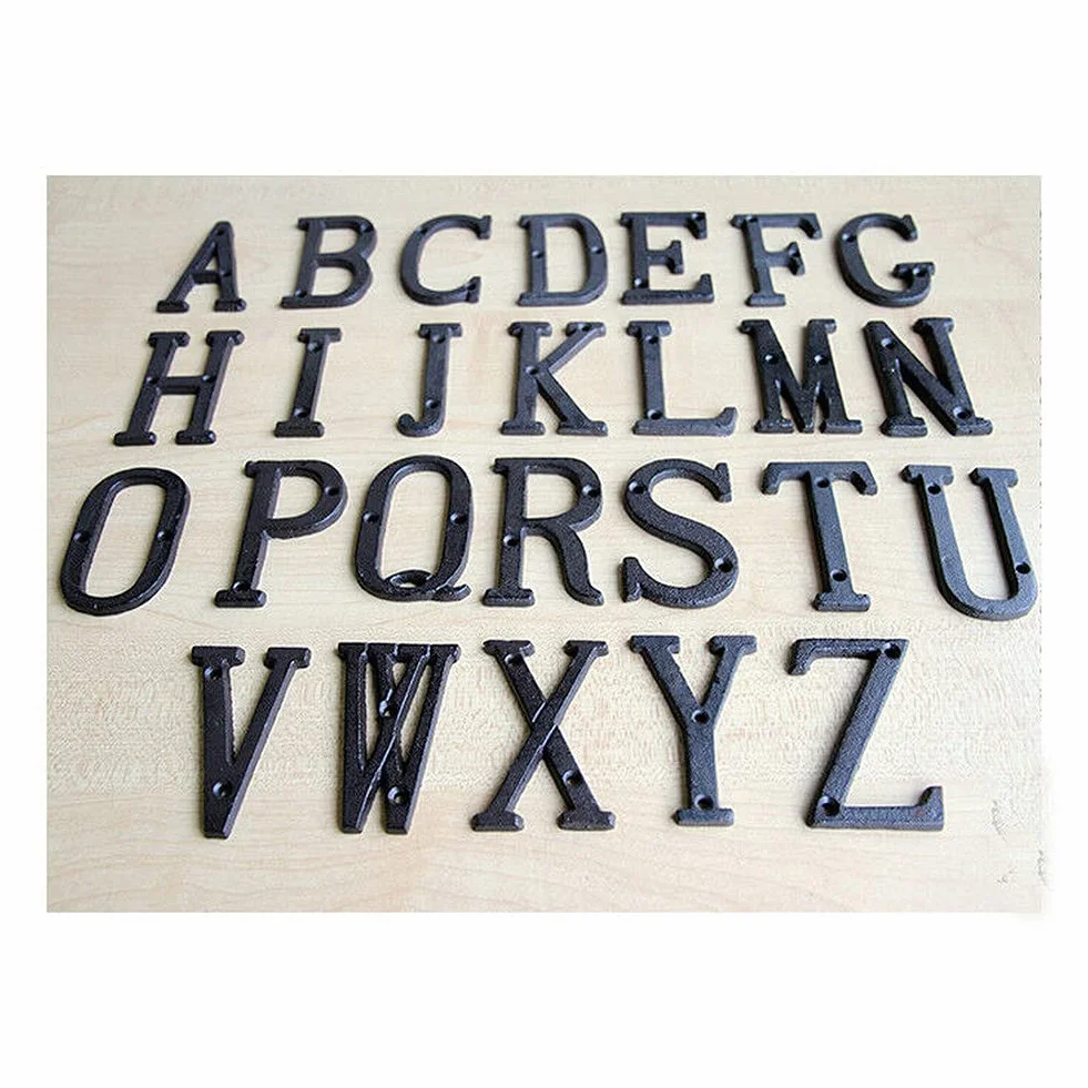 ausuky 1x Placa de Hierro Forjado Negro Envejecido para Puerta de Casa y Garaje, Letras Alfabeto y Números (E)