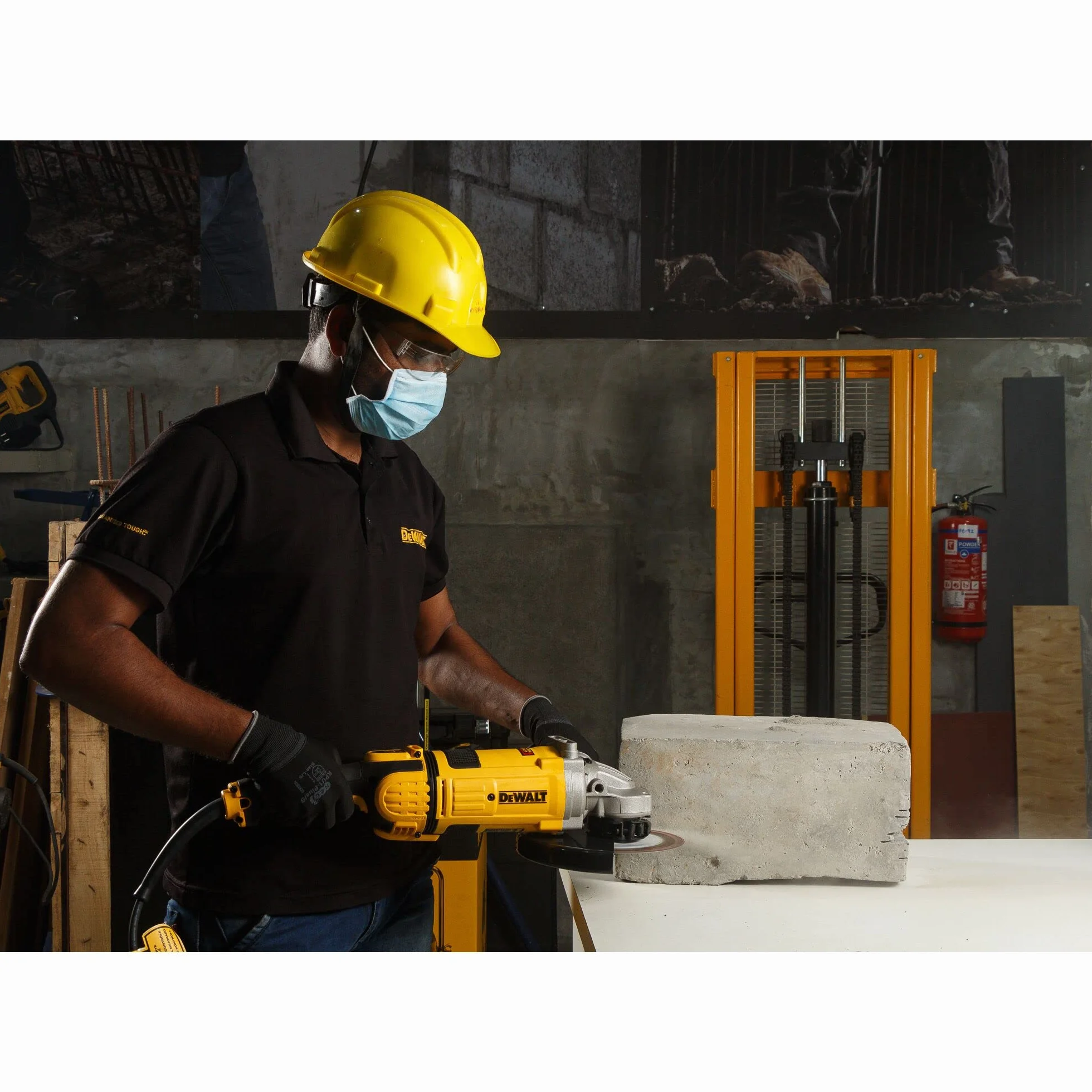 DeWalt DWE4579-QS Amoladora, 2600 W, 230 V, Negro y Amarillo