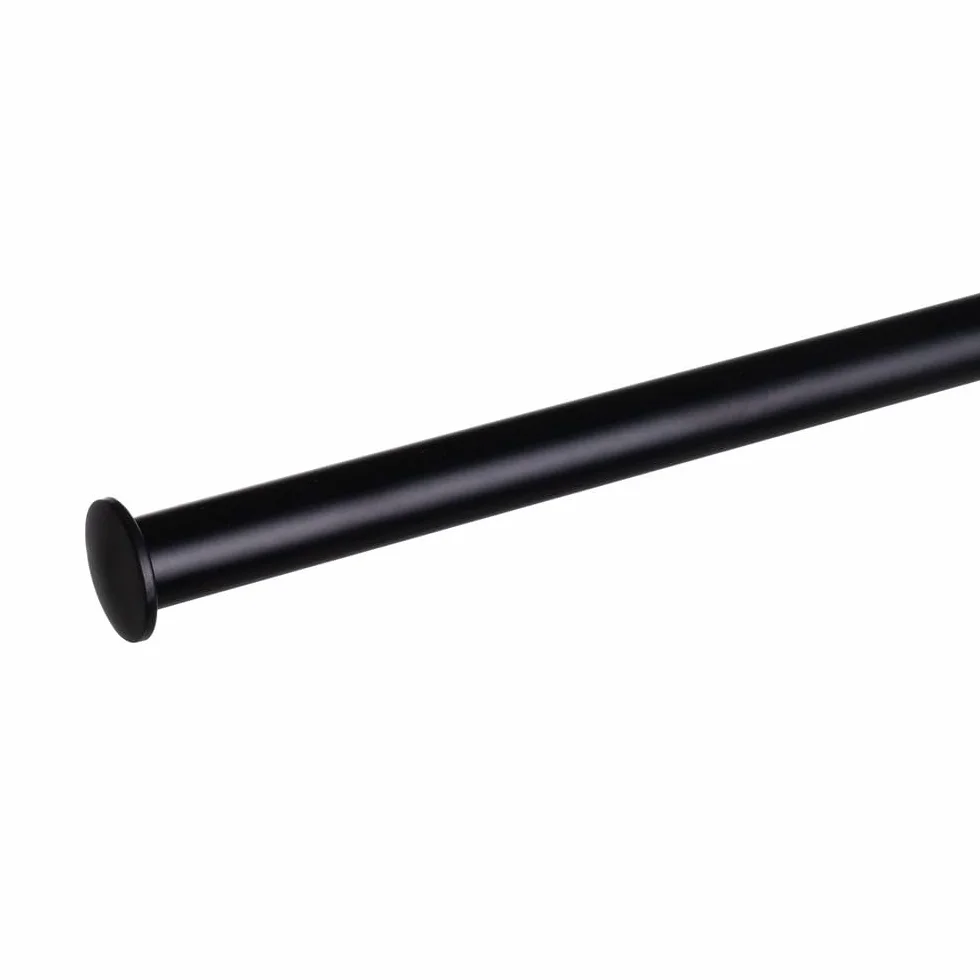 Toallero de pie con 3 Brazos de Metal Negro con Acabado Mate. Diámetro Base: 22 cm. Altura de Cada Brazo: 68 cm, 73 cm y 77 cm. Soporta 10 kg. Requiere Montaje