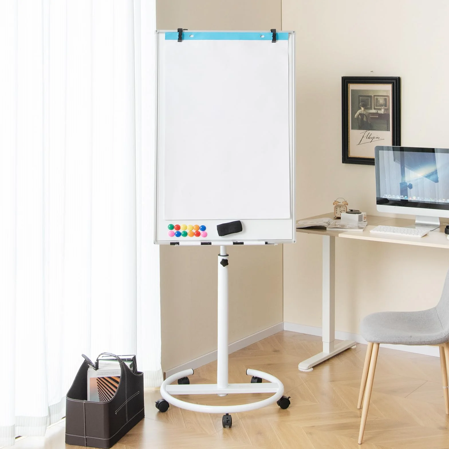 GIANTEX Pizarra Blanca Móvil 100 x 65 cm, Altura y Ángulo Ajustable, Magnética con Ruedas Bloqueables