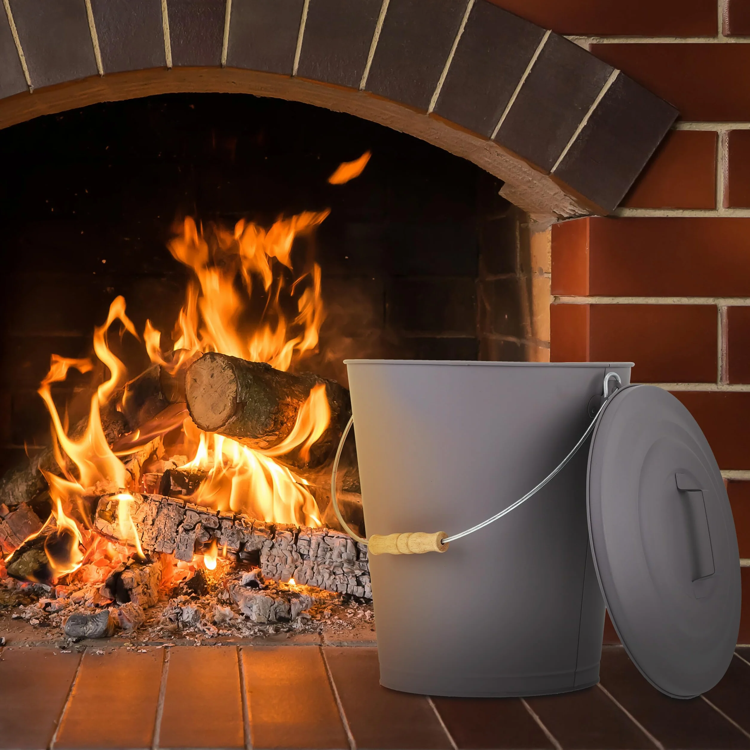 Relaxdays Cubo Cenizas con Tapa, 24 litros, Accesorio Chimenea, BBQ, Acero y Madera, Contenedor Ceniza con Asa, Gris