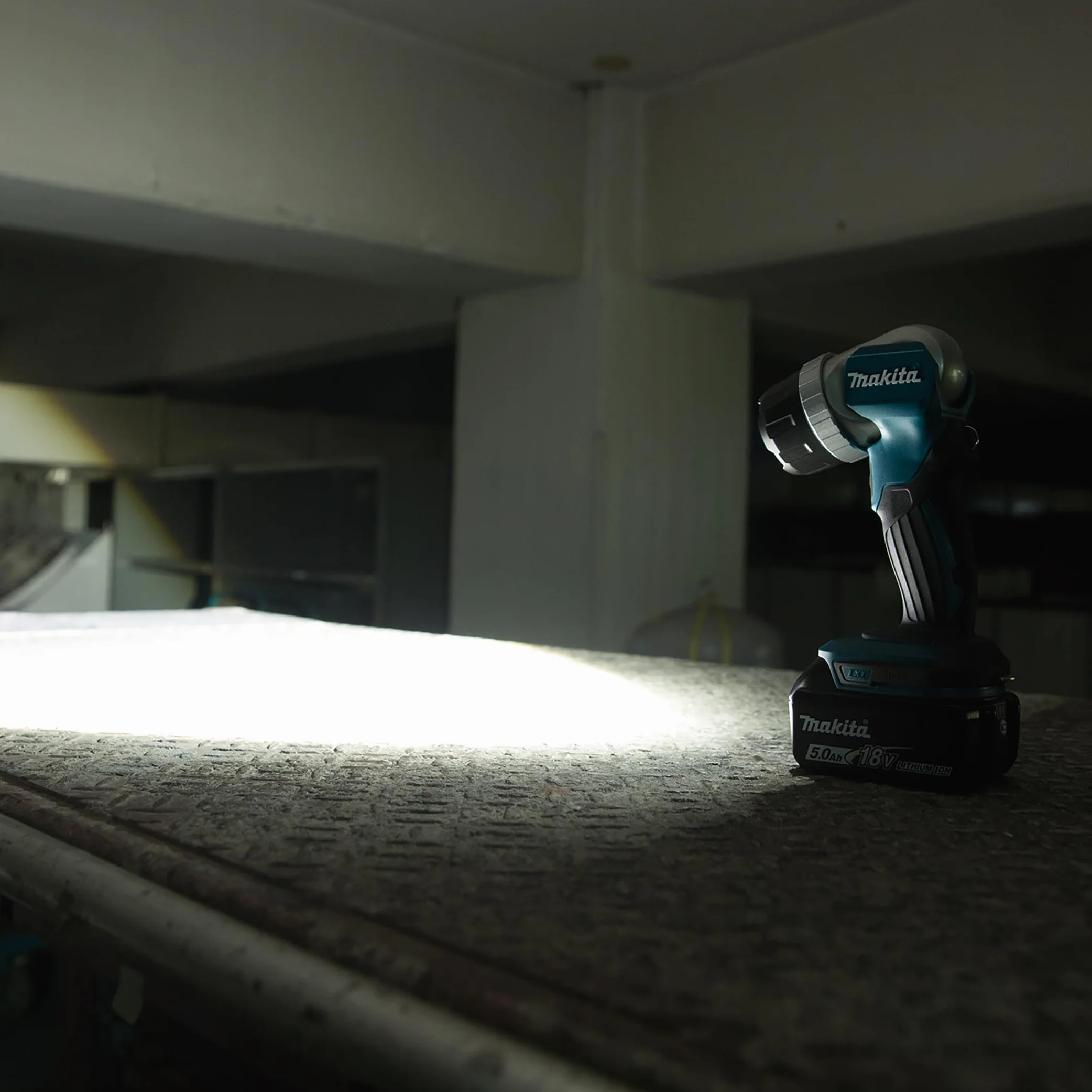 Makita DML808 Linterna LED, 18 V