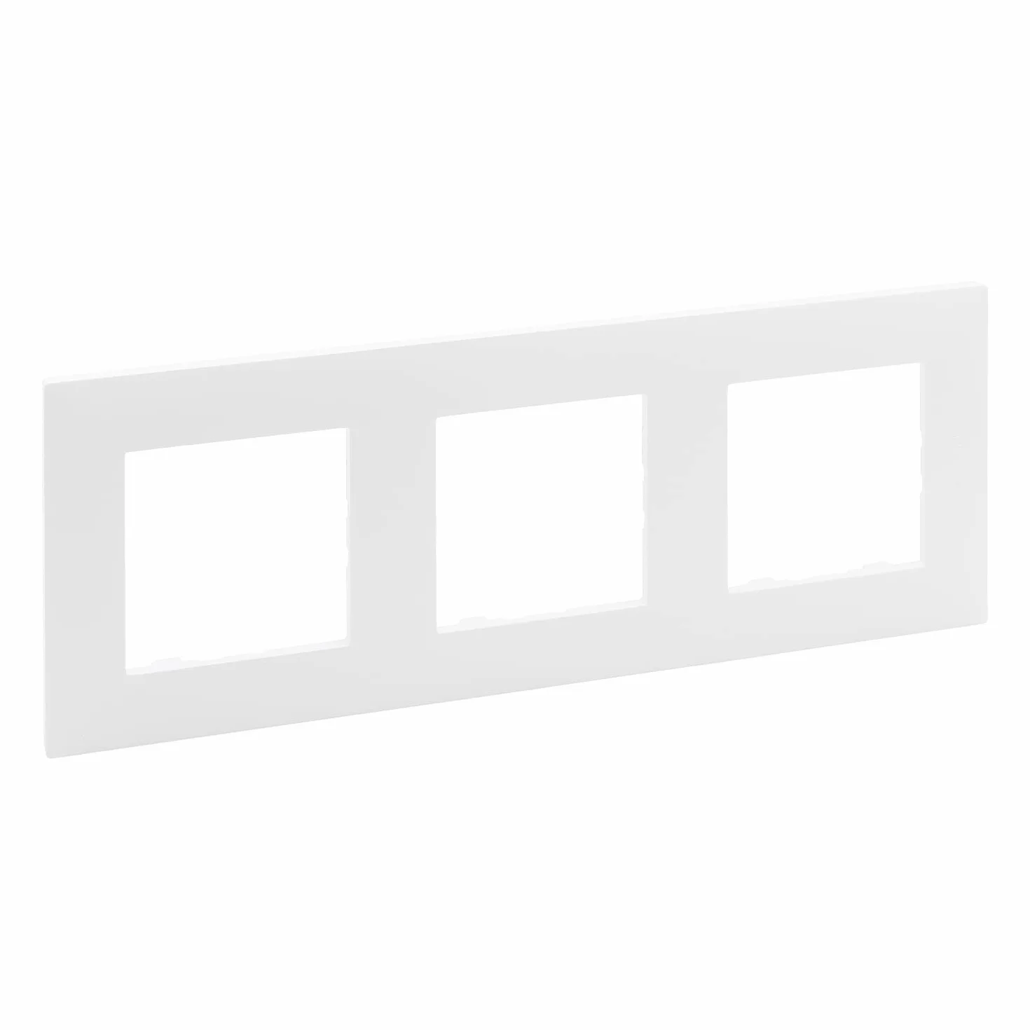 Marco 3 elementos Legrand 864173 serie Niloe Step Blanco Mate