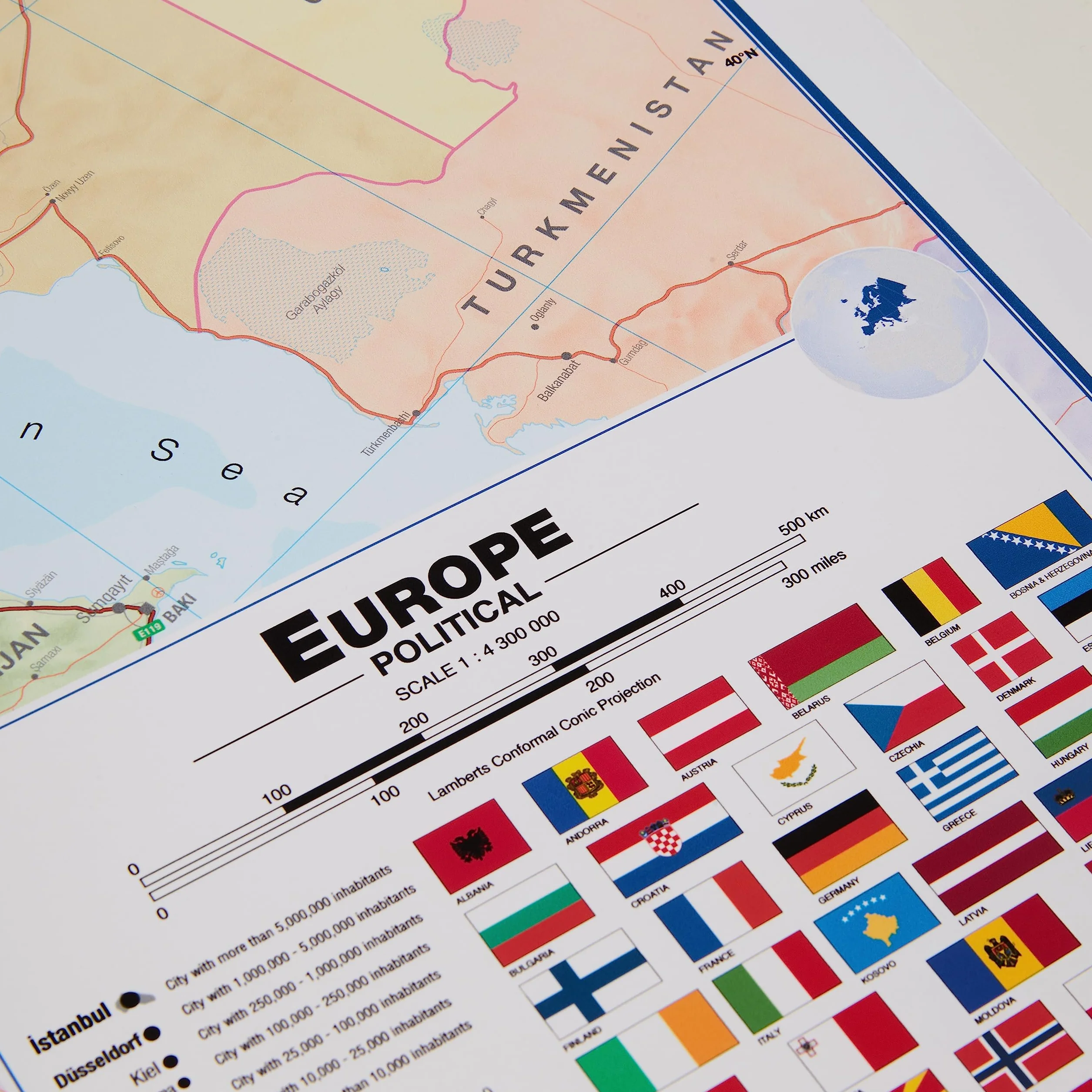 Mapa político de Europa grande para colgar - plastificado - 118,9 x 84,1 cm - Maps International