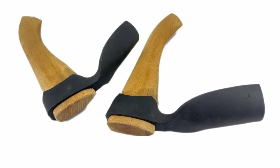 Conjunto de 2 azuelas de talla de madera para cuencos: una azuela pequeña y una azuela grande, ambas con biselado en el interior.