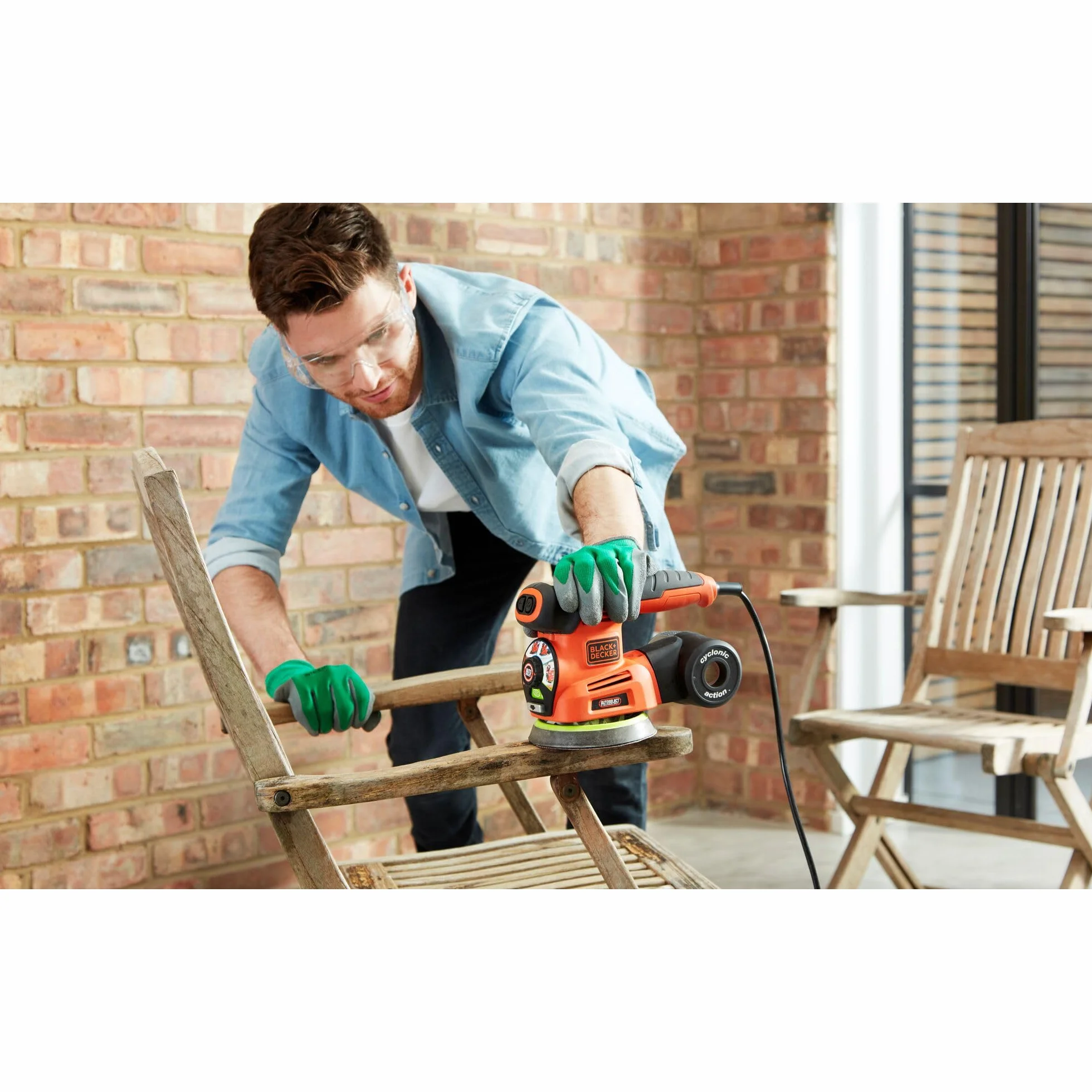 BLACK+DECKER Multilijadora 220W 4-en-1 Autoselect, velocidad 8500-13000 opm, incluye 22 accesorios y maletín, fijación de papel de lija tipo velcro, extracción de polvo ciclónica, KA280LK
