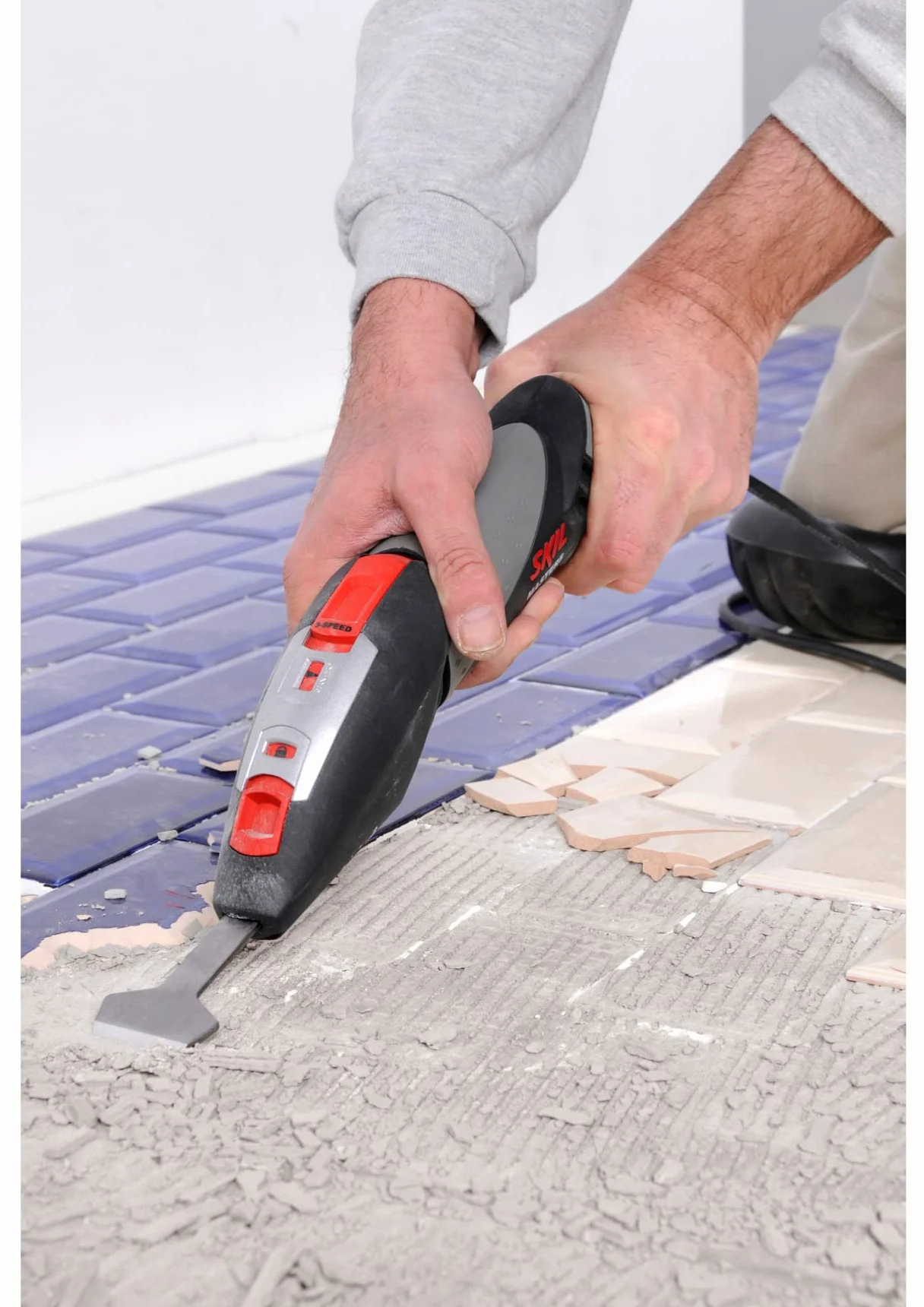 Skil Masters 7720 MA Rascador eléctrico (250 W, 3 velocidades, cable de 4 m, 15 piezas, juego de rascadores, bolsa incluida)