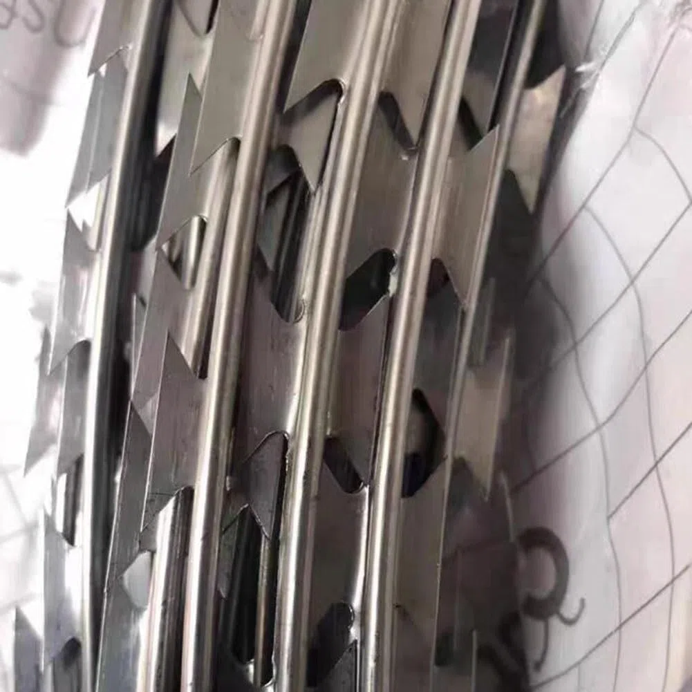 Alambre de Afeitar galvanizado Bobinas de Alambre púas, Malla Ondulado, Acero galvanizado Doble hélice, 20 m