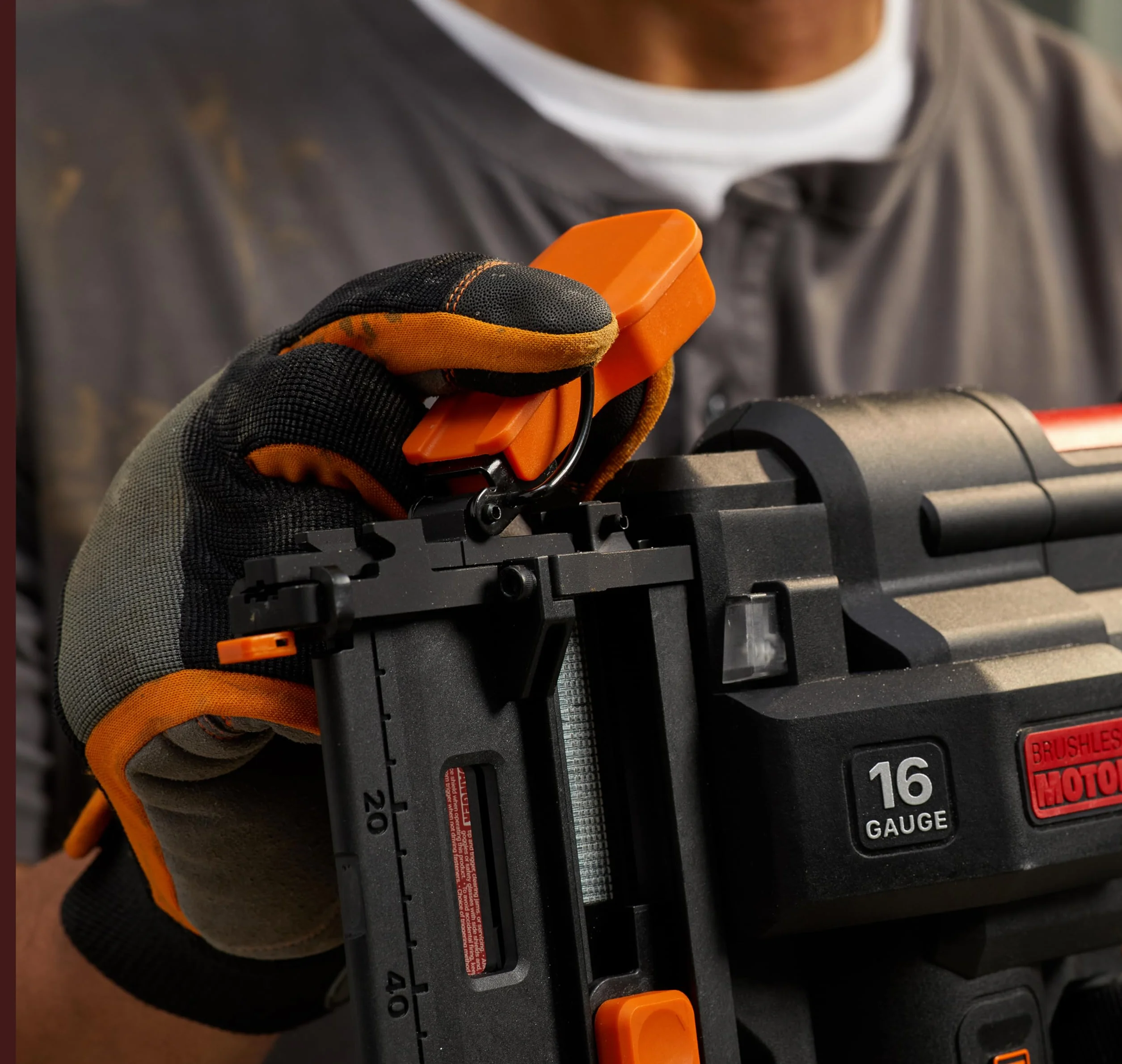 WORX WX841 Nitro – Clavadora eléctrica inalámbrica 20 V – 2 Ah – Tire hasta 80 clavos por minuto – Hasta 64 mm en la madera – Desbloqueo sin herramientas – (incluye batería y cargador| 200 clavos