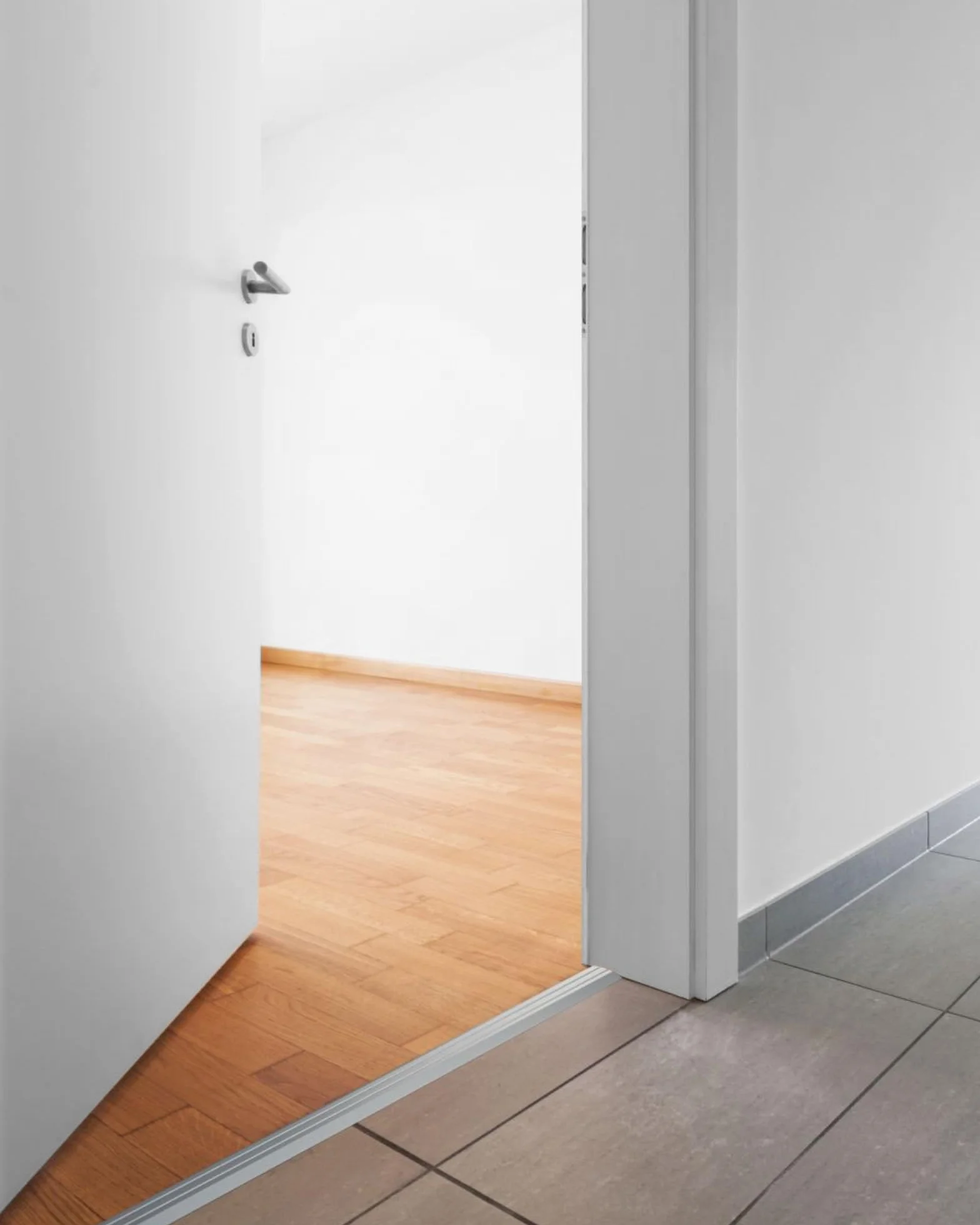 Gedotec perfil de transición compensación de altura plata 2000 mm aluminio I Longitud 2 m - acortable Anchura 41 mm I Fabricado en Alemania I Listón final aluminio anodizado, listones autoadhesivos