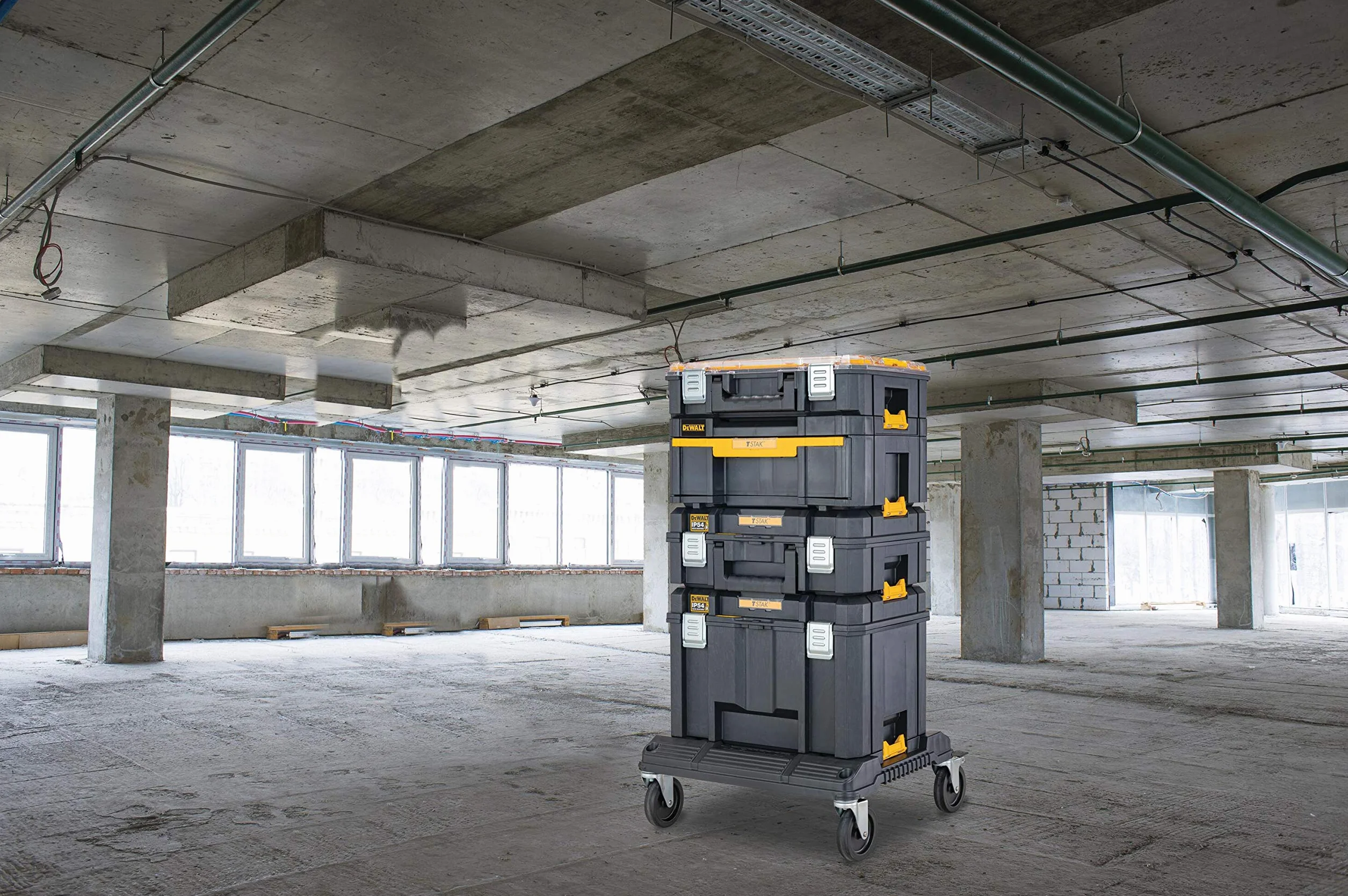 Dewalt DWST83345-1 - Caja de herramientas II (24 L, relleno de espuma compacta, se puede combinar con otras cajas TSTAK, almacenamiento seguro de herramientas eléctricas y de mano, IP54)