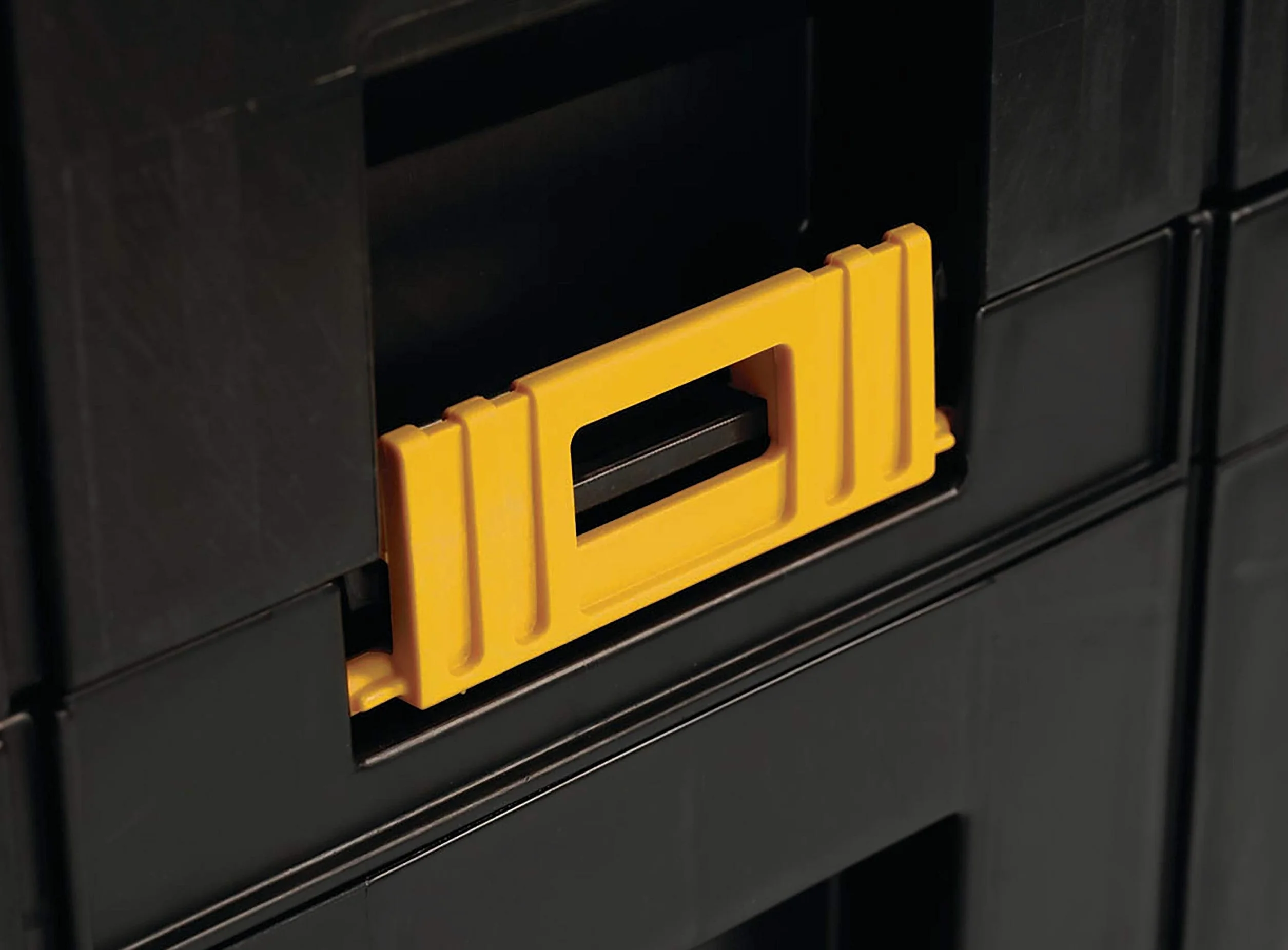 DEWALT DWST1-70706, Cajonera doble TSTAK IV, Divisores internos extraíbles, Bisagras y cierres laterales, Asa bimaterial. Medidas 440x314x176 mm, Máx. capacidad de carga 7.5kg