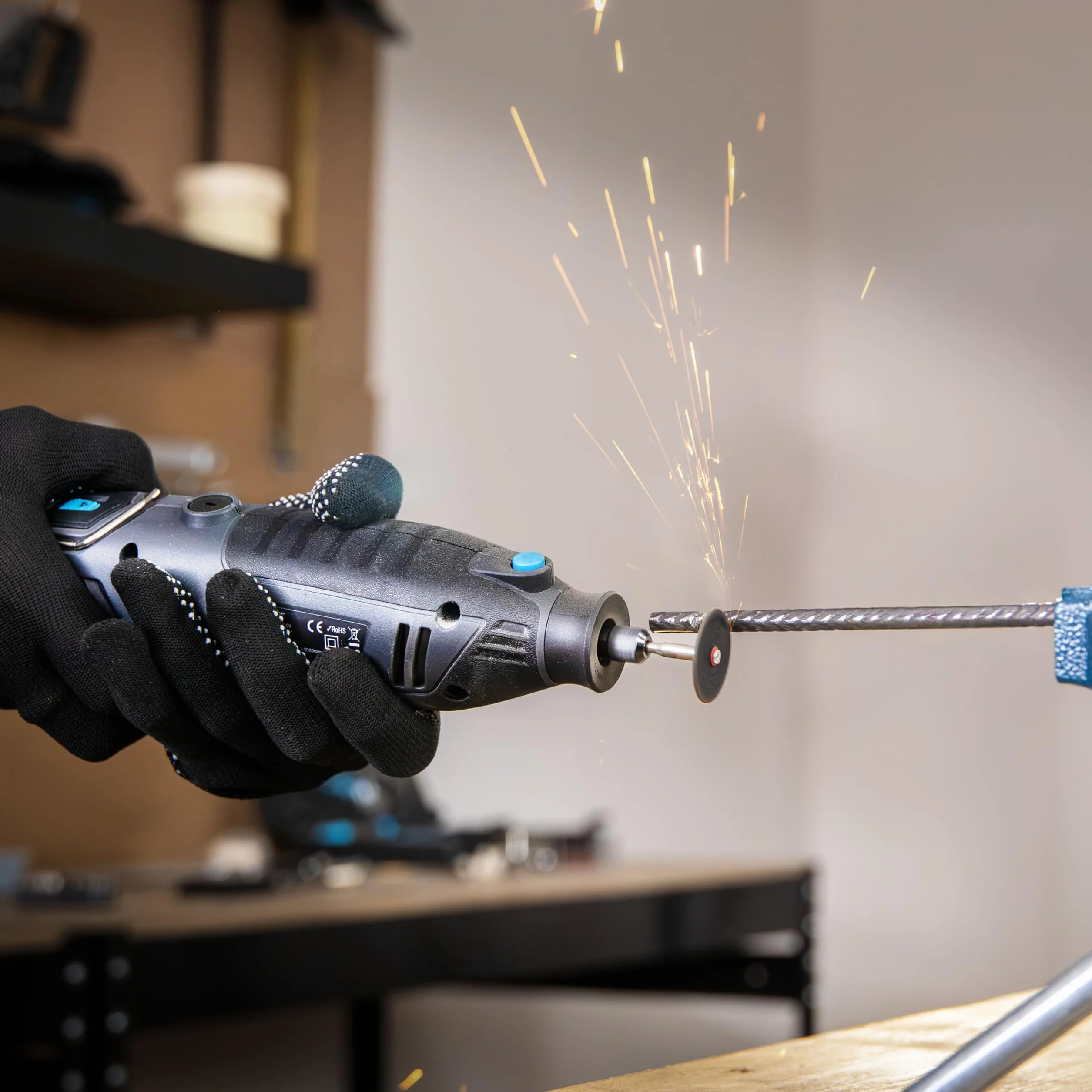 Cecotec Multiherramienta Rotativa con Cable - 256 Accesorios de Corte - Multihand 200 Power - Potencia 200W, Extensor Flexible, Velocidad Regulable, Corte, Lijado y Pulido, Incluye Maletín