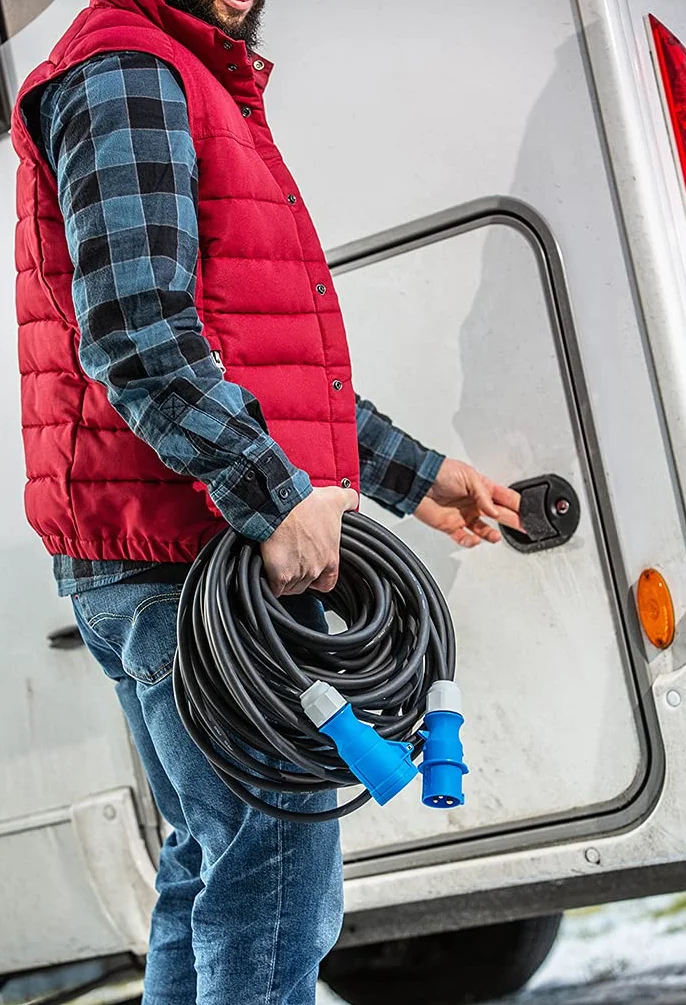 as - Schwabe - Cable de extensión para exteriores 1.5 m con nuevo indicador de tensión, enchufe y toma de corriente CEE, 3 polos, 230 V /16 A, protección contra agua en exteriores IP44, negro