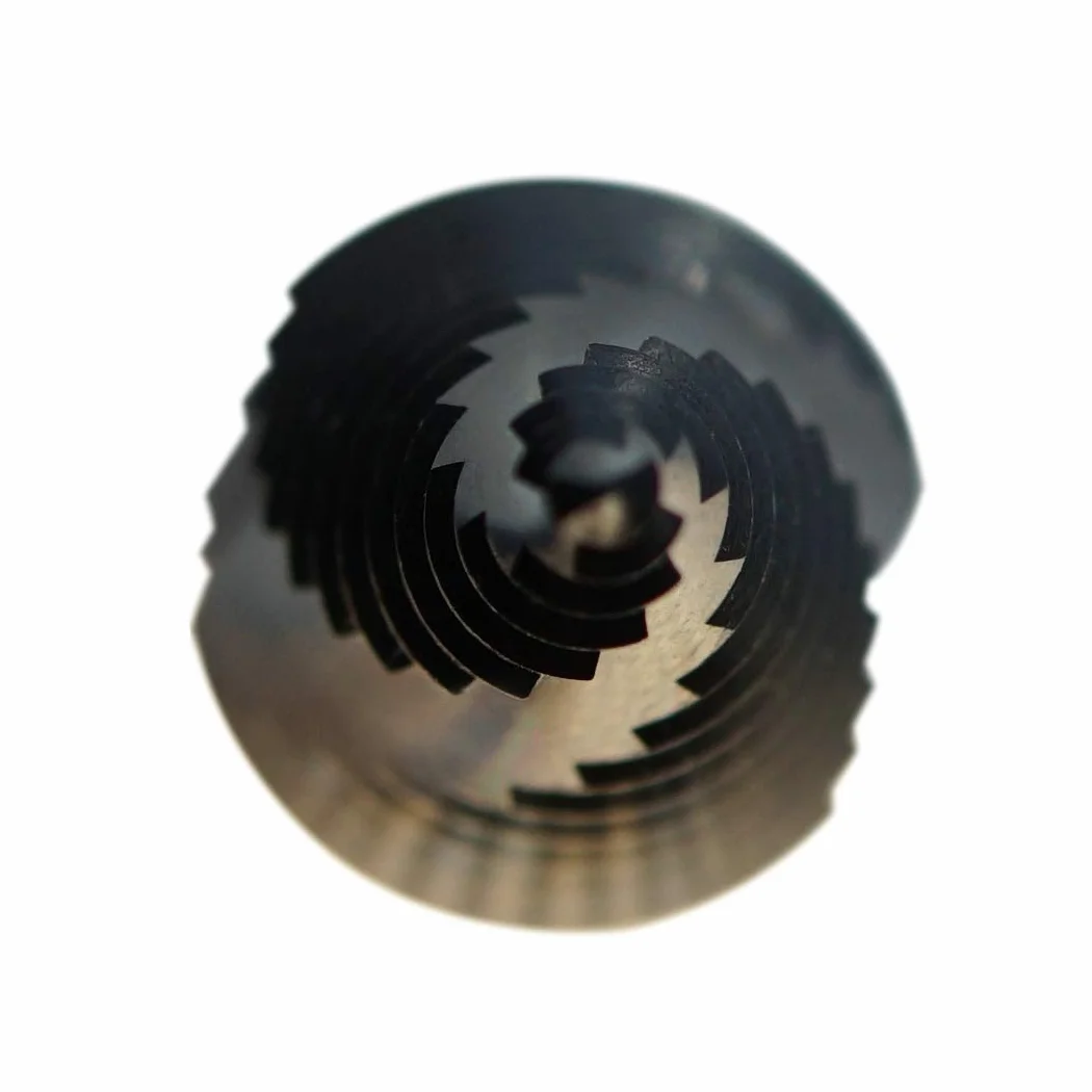 Brocas Escalonadas de M35 Cobalto (4-32 mm/15 Pasos) para Acero Inoxidable, Aluminio, Latón, Madera, Plástico, PVC.