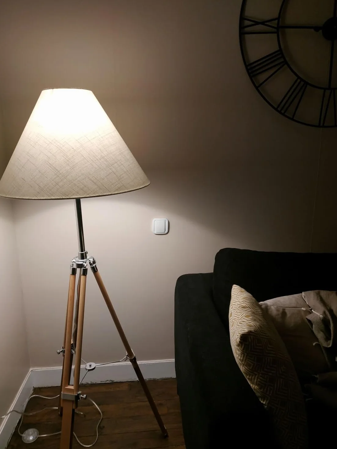 Nodon - Philips Hue Interruptor Inalambrico Sin Pilas Ni Batería - Zigbee | Interruptor Inteligente para Intensidad Luminosa - Instalación Rápida - Smart Switch Compatible con Bridge Philips Hue v2