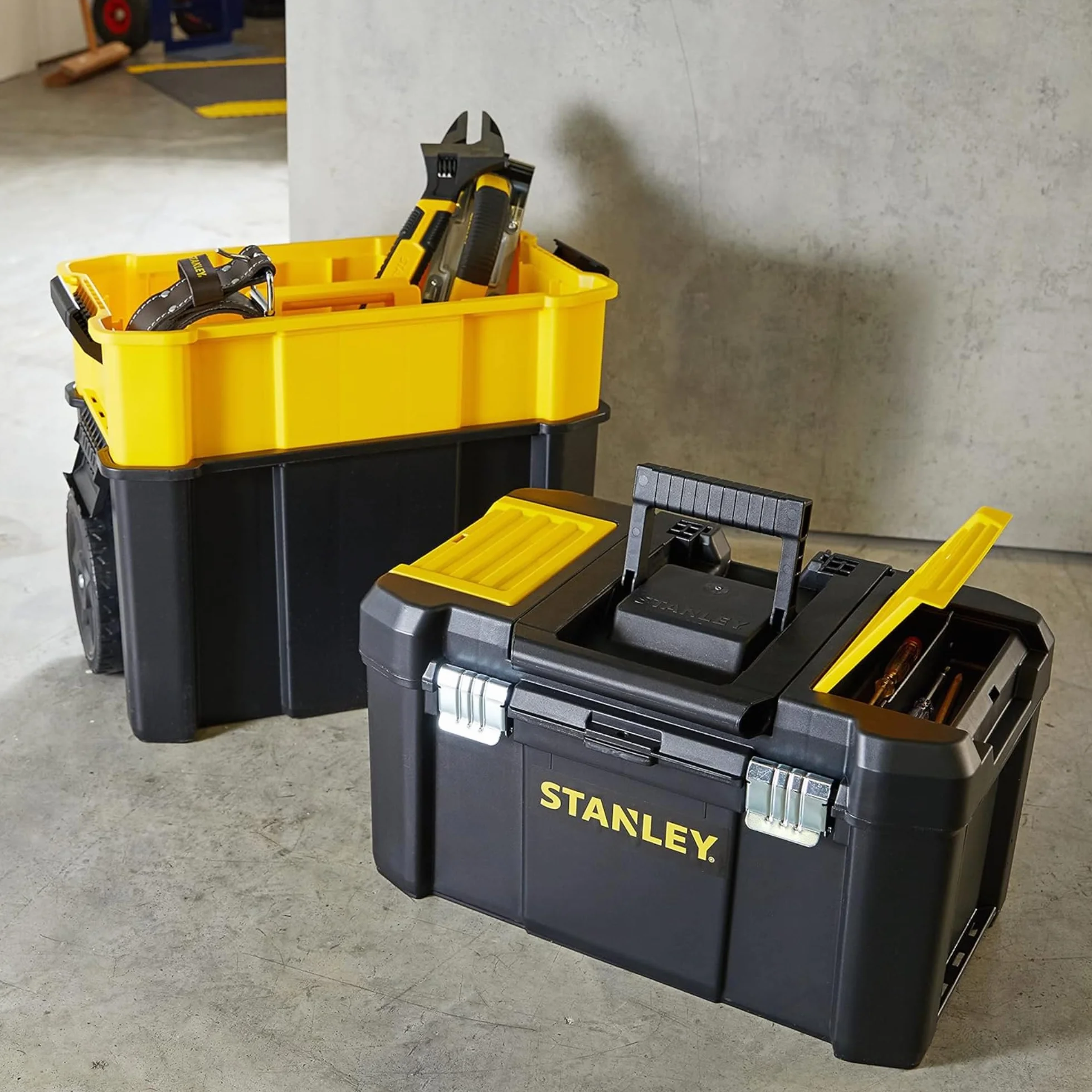 STANLEY Caja de Herramientas Rodante Esencial, Taller Móvil 3 en 1 con Unidades Apilables, Solución Portátil para Herramientas, STST1-80151.
