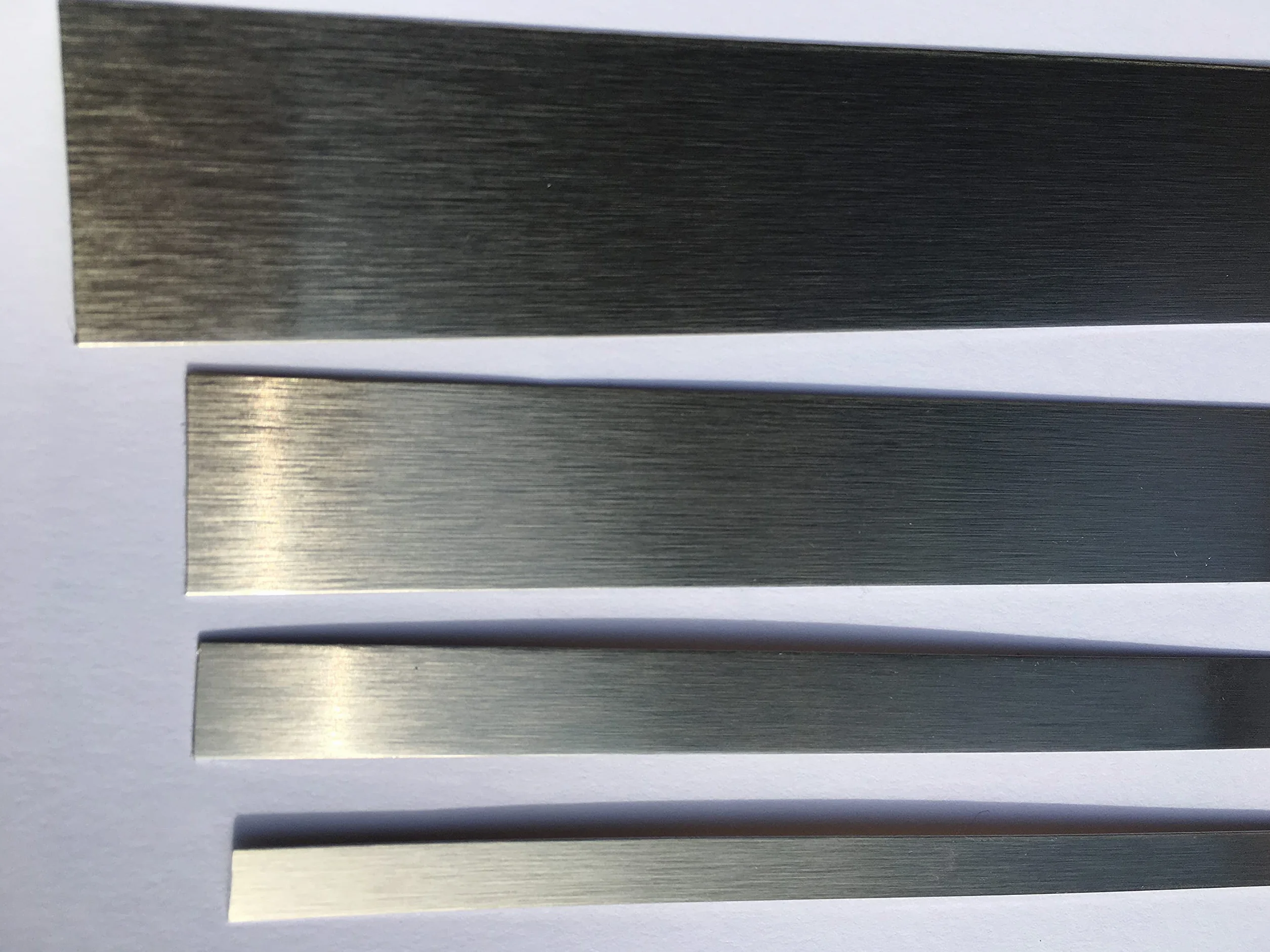 Perfil de acero inoxidable de aluminio cepillado, 2500 x 40 x 0,5 mm, autoadhesivo, V2A, chapa de chapa, tira de pared, tira plana, tira de cubierta