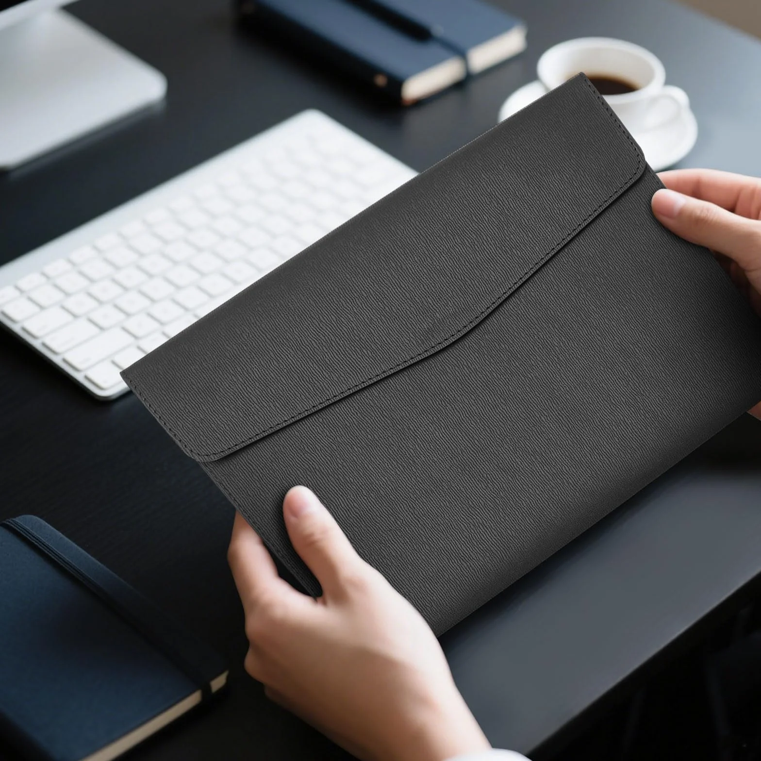 Carpeta de Documentos A4 Cuero PU con Cierre Magnético, Carpeta Organizadora para Archivos (Negro)