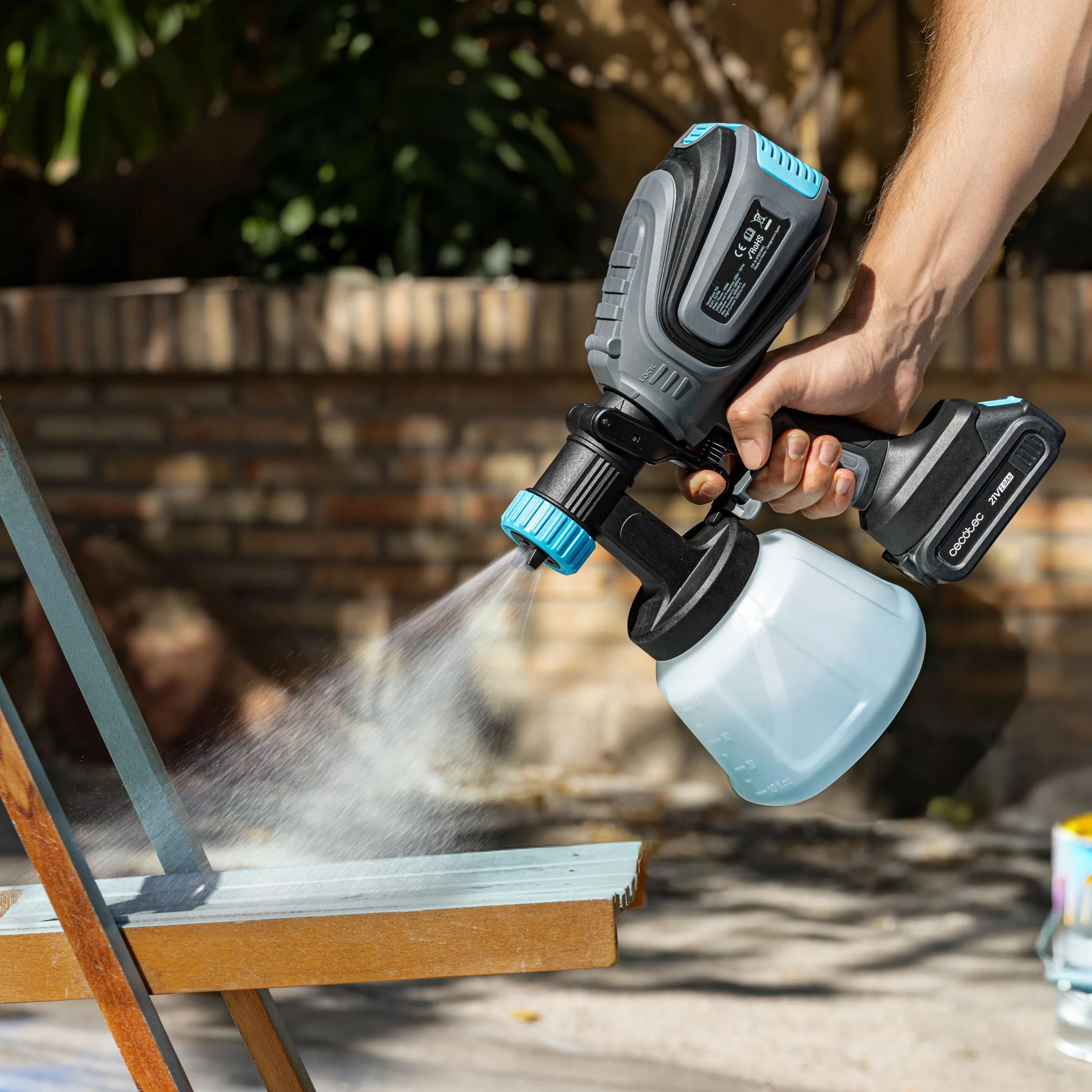 Cecotec Pistola de Pintura a Batería TotalPaint 4000 Liberty. Precisión de 14kPa, Incluye 5 Boquillas, Contenedor de 1200ml, Caudal Máximo 800ml/min, Incluye 5 Boquillas y Accesorios