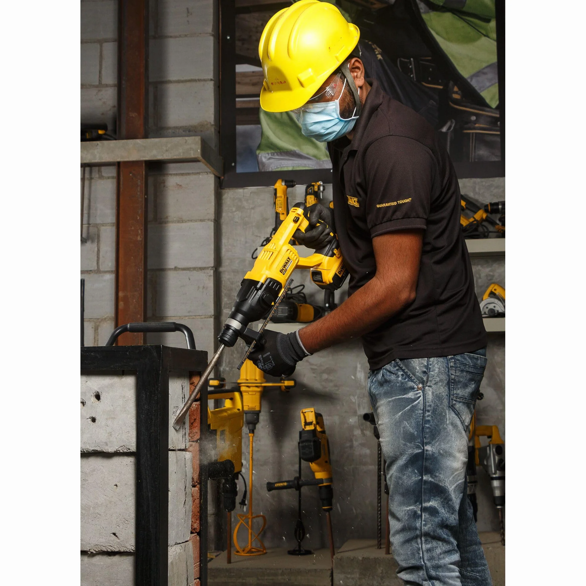 DEWALT Taladro Percutor SDS-Plus 18V XR sin escobillas de 26 mm con TSTAK, solo herramienta, DCH133NT-XJ