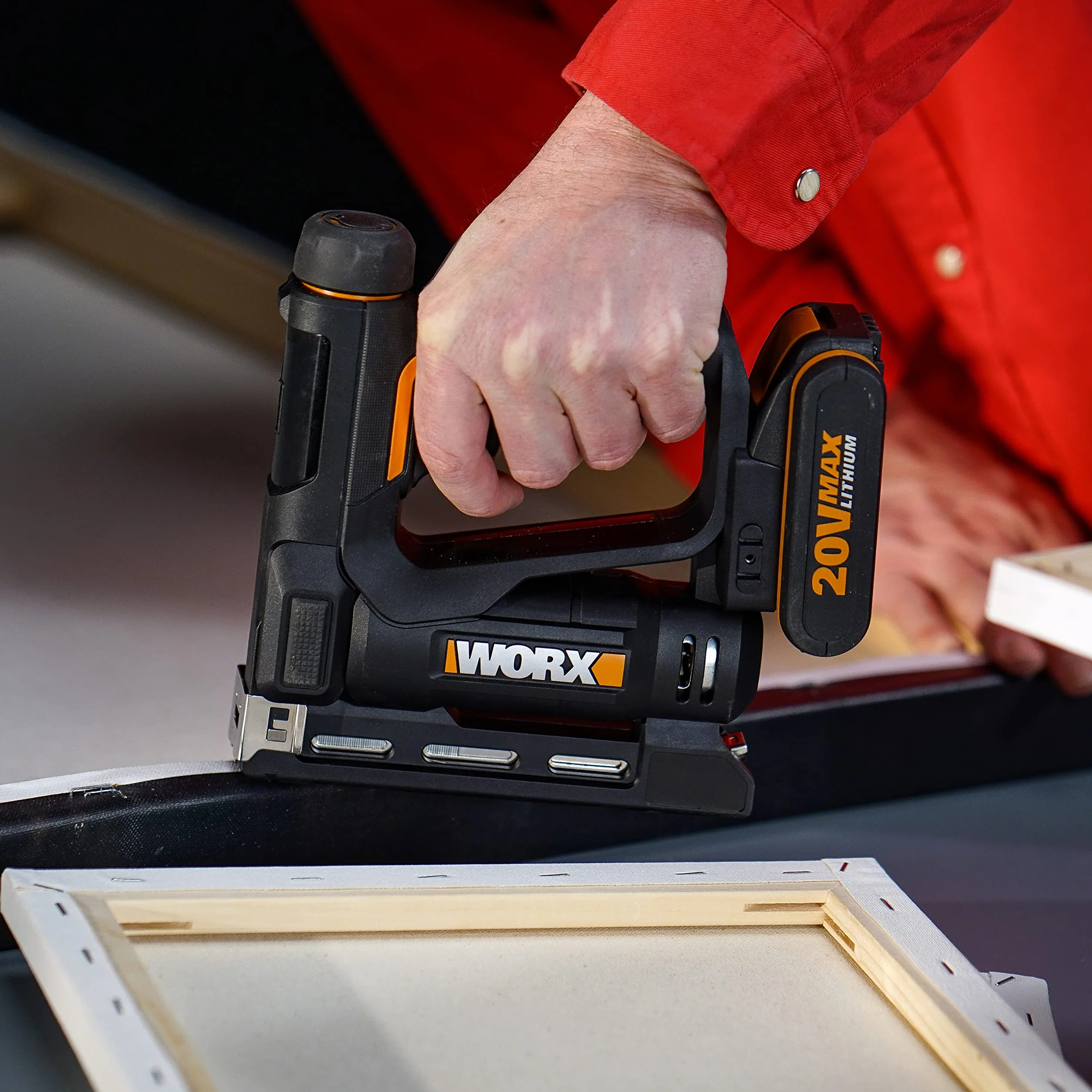 WORX WX843.9 Grapadora y Clavadora 2 en 1 a Batería 20V Sin Batería, Grapas 6-14mm y Clavos 15mm, 60 Disparos por Minuto, Ajuste de Profundidad