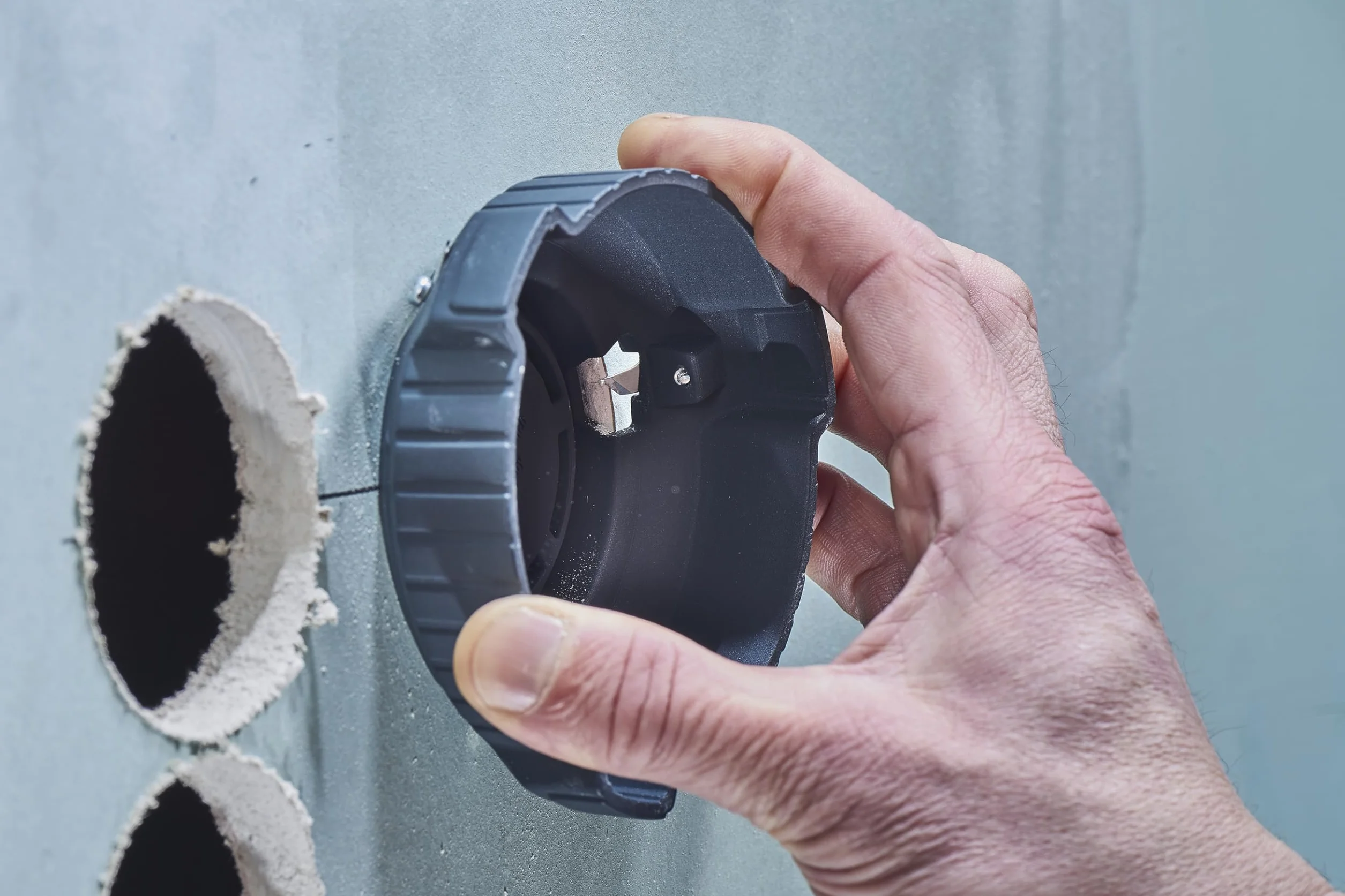 wolfcraft Avellanador de canto para placa de yeso, Ø 68 mm I 5892000 I Para la instalación a ras de cajas de enchufe para placa de yeso I Acabado perfecto sin rebordes en cada agujero