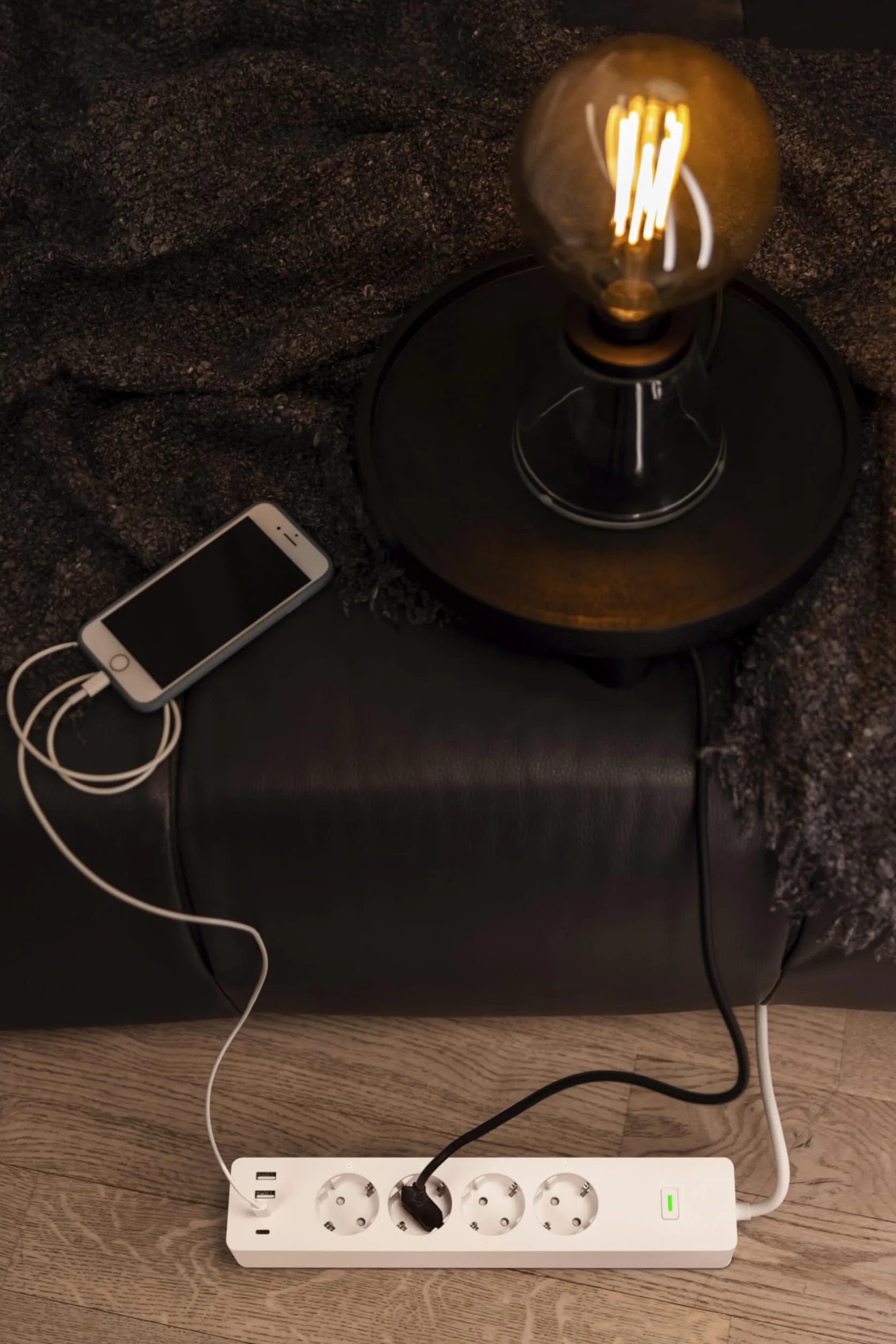 OSRAM SMART+Wifi Regleta de enchufes inteligente WiFi de 4 vías UE-UE con puertos USB inteligentes, protección IP20, para integrar dispositivos en el hogar inteligente