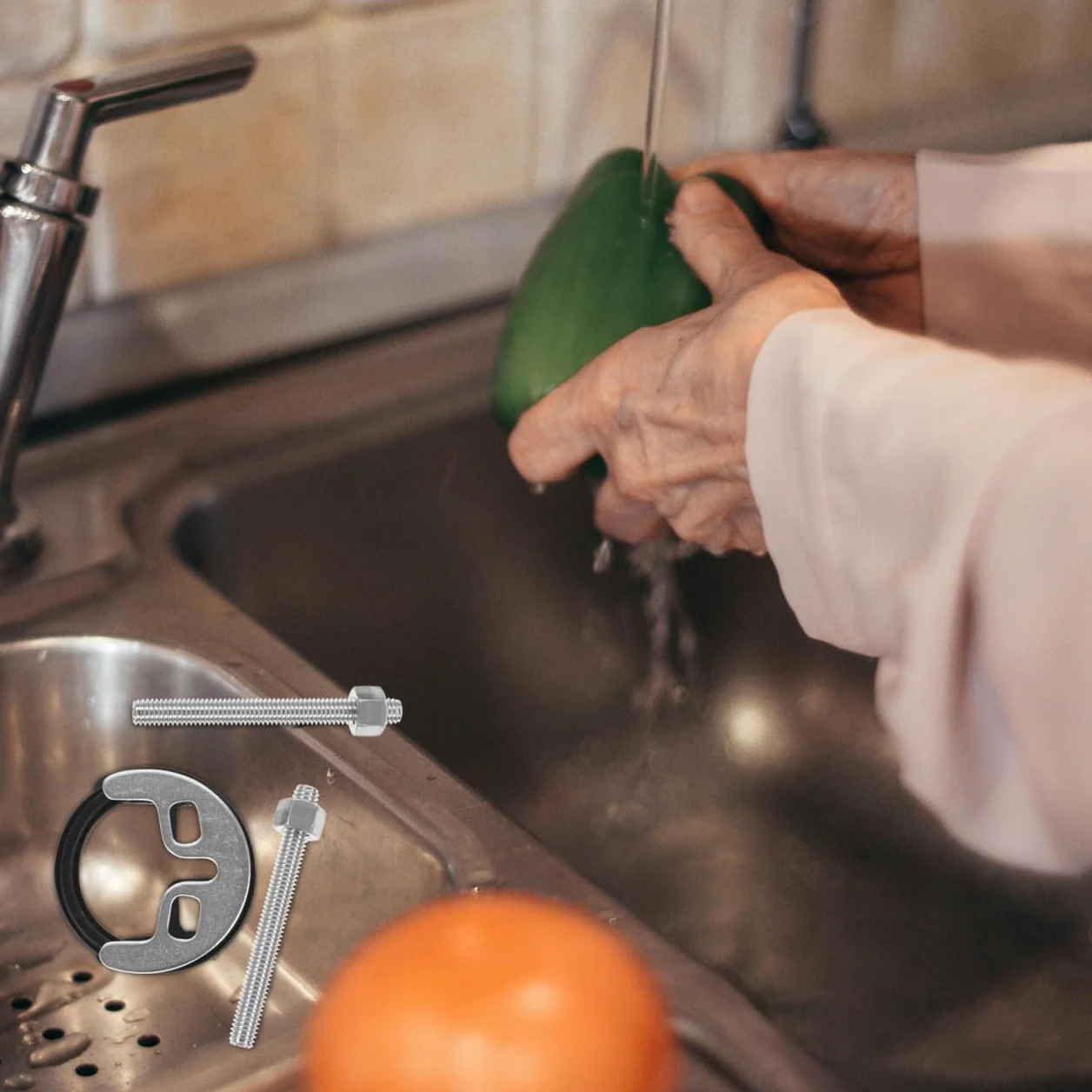 HOMSFOU Kit De Fijación De Grifo Cocina Y Baño Con Tuerca De Cobre Circlip Y Tornillos Extendidos Herramienta De Fijación Para Reparación De Grifos Fríos Y Calientes Fácil Instalación 2.36X1.88X1.37In