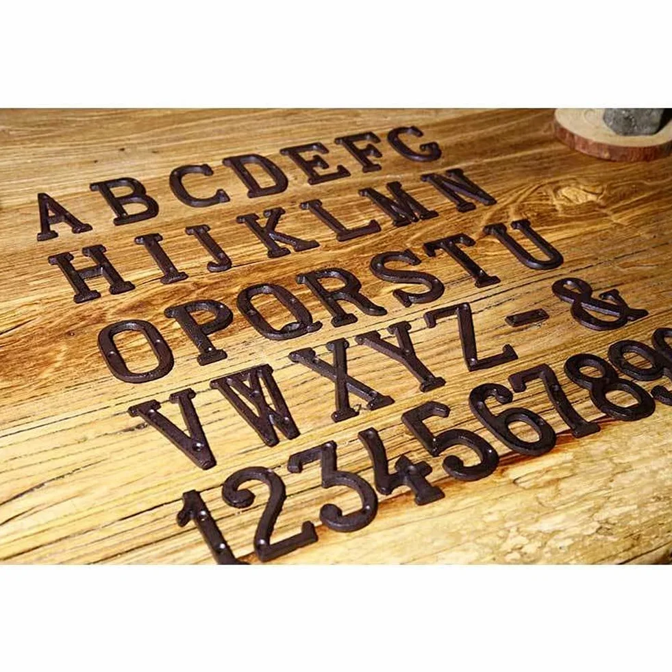 ausuky 1x Placa de Hierro Forjado Negro Envejecido para Puerta de Casa y Garaje, Letras Alfabeto y Números (E)