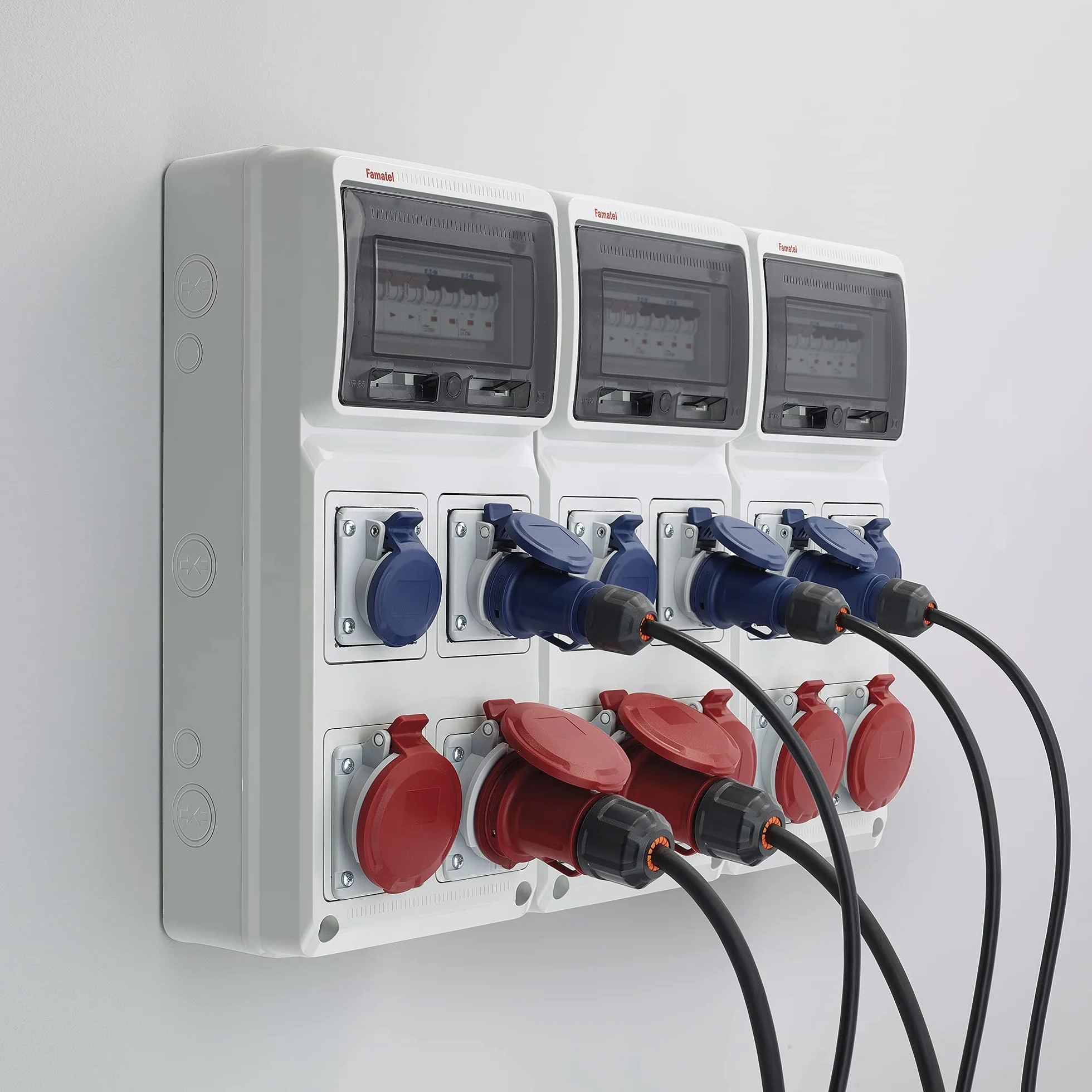 FAMATEL - Base empotrar IP44 | 3P+T | 32A | 380-415V | Rojo