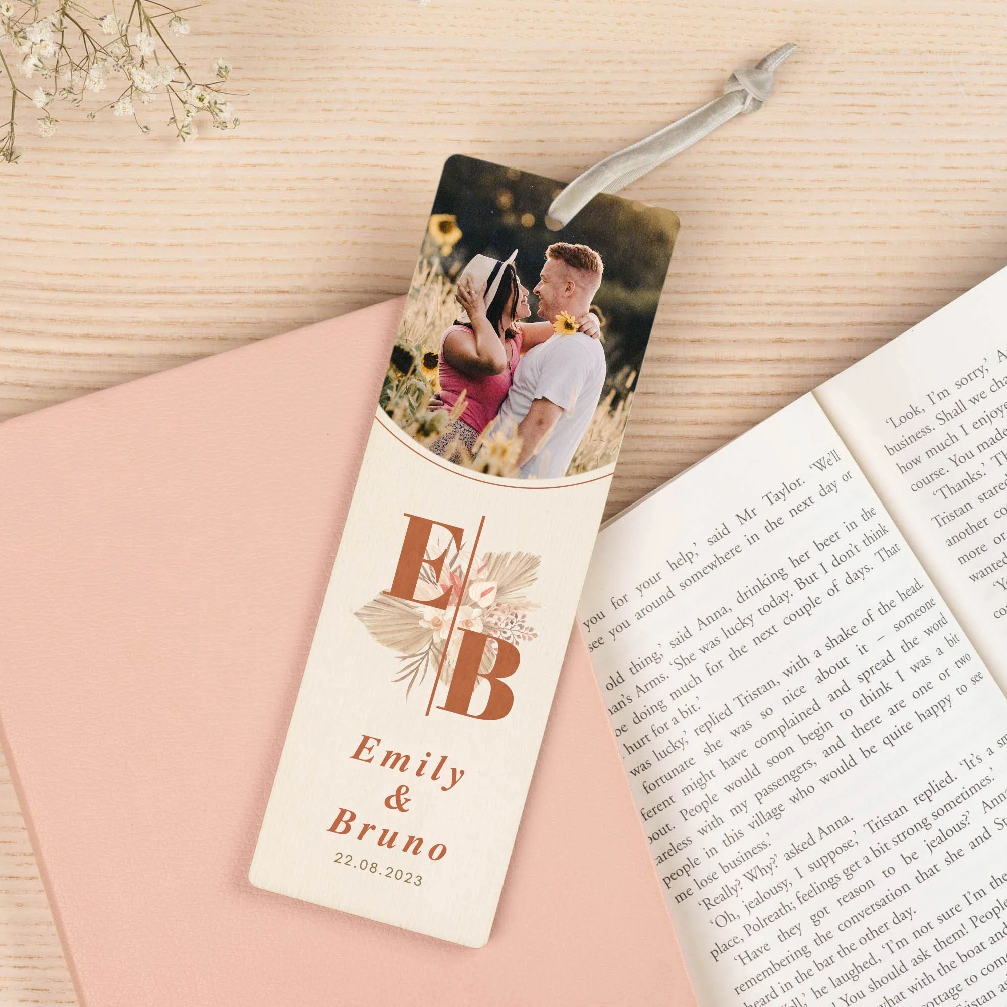 Personalizowany drewniany marker do książek z zdjęciem i tekstem na Prezent Komunię/Baptism