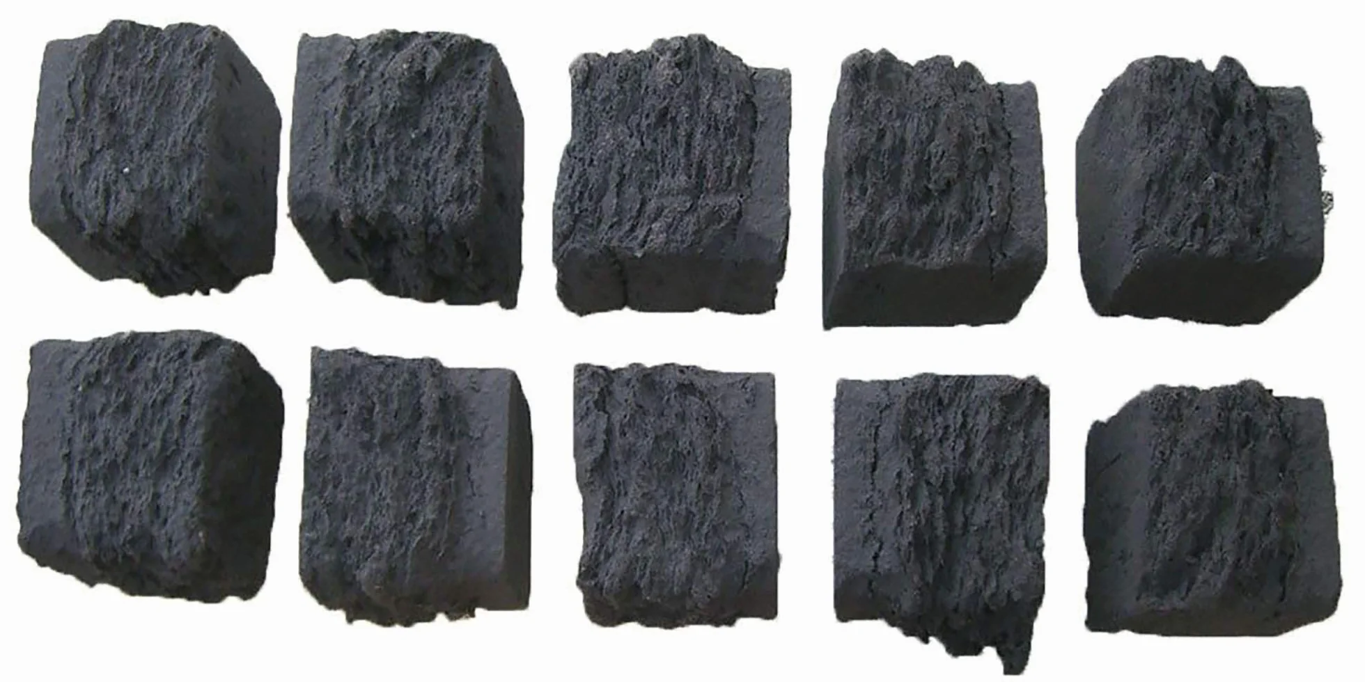 Caja de 20 carbones medianos para estufa a gas de Firebrand, embalaje de la marca
