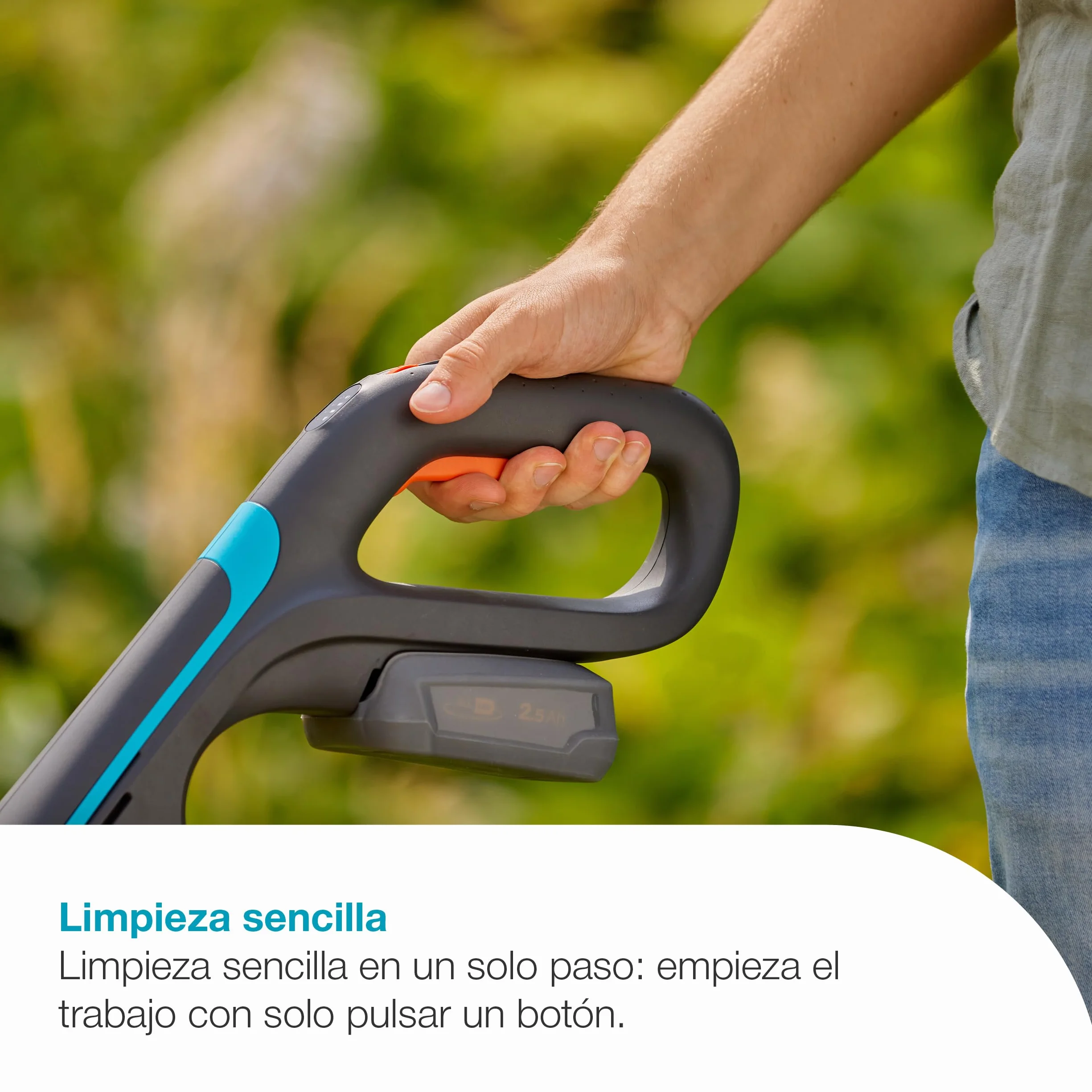 Gardena Multi limpiador AquaBrush Universal a batería 04/18V P4A Set listo para usar: Exterior, Superficie universal, Cepillo de perfilado, Funcionamiento con un solo toque, Sin cable (14842-20)
