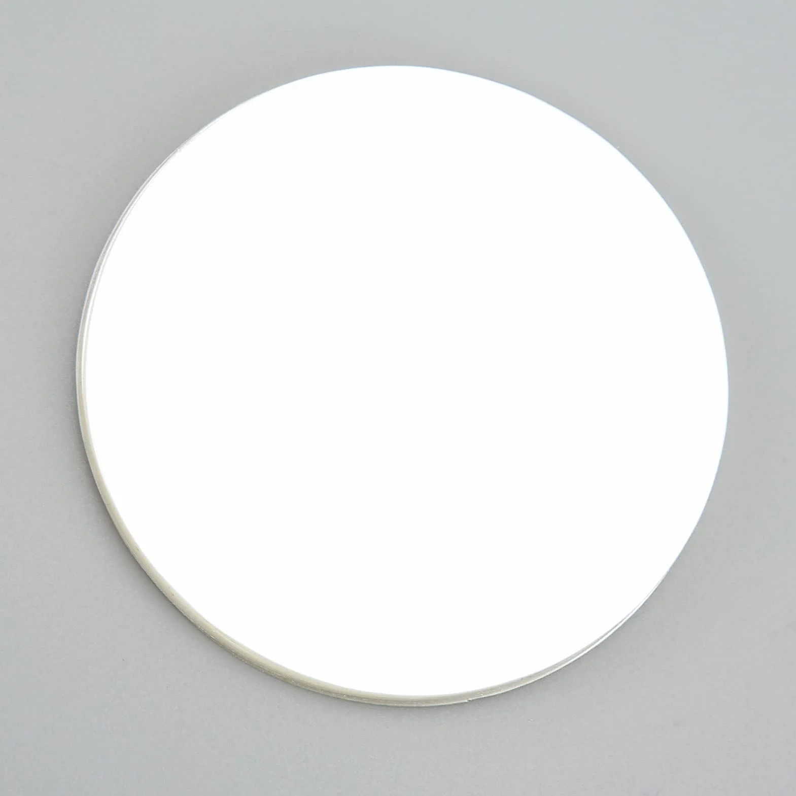 Tissting Película Protectora de Insignias, Láminas Transparentes de PVC Durable para Botones Redondos de 32MM, Pack de 100 Unidades para Colección Nevera y Proyectos Bricolaje