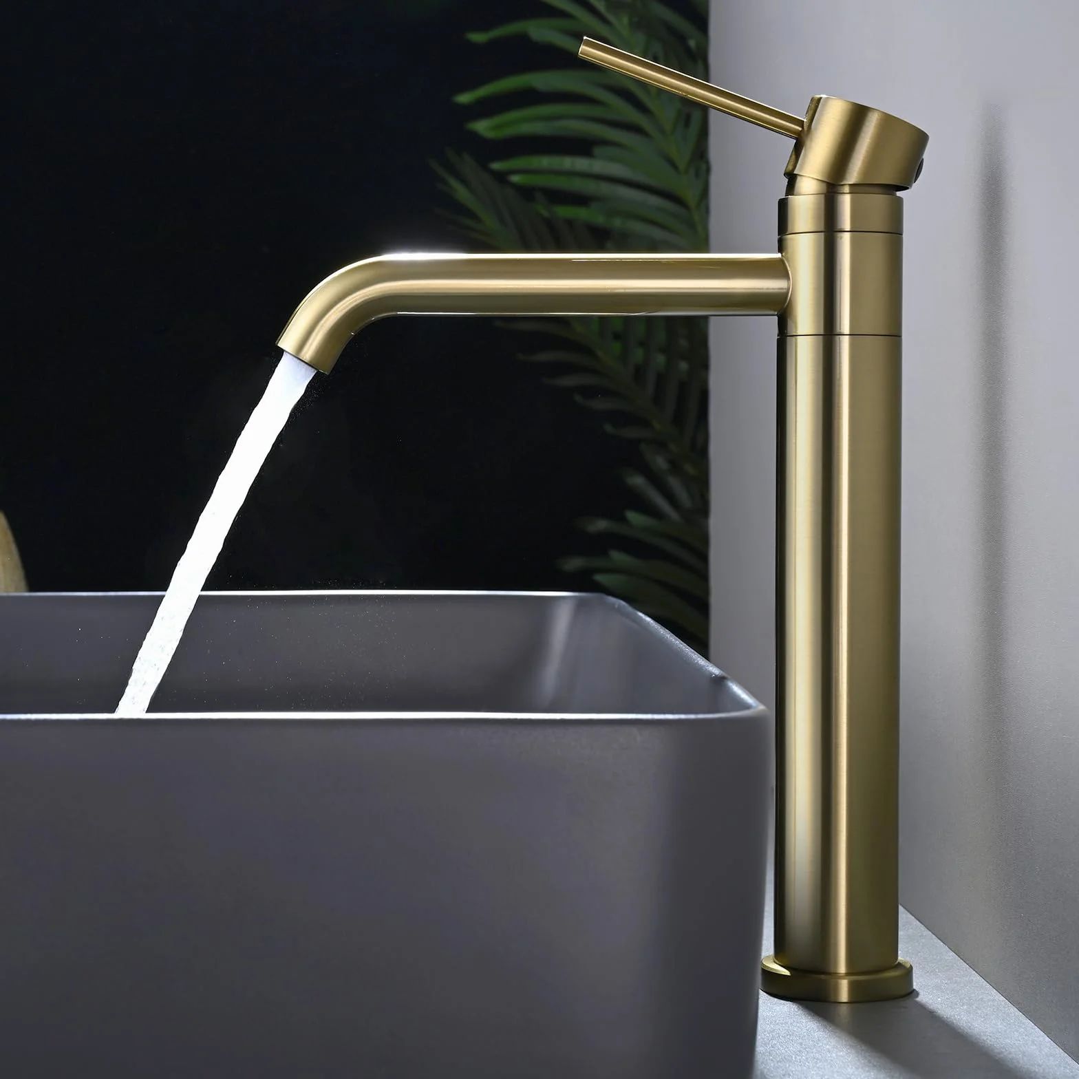 Grifo Lavabo Alto Giratorio 360°, DETBOM Grifo Monomando Agua Fría y Caliente, Grifos Dorado para Lavabo de Encimera, Mezclador de Baño, Acero Inoxidable 304, Aireador Extraíble, Oro Cepillado