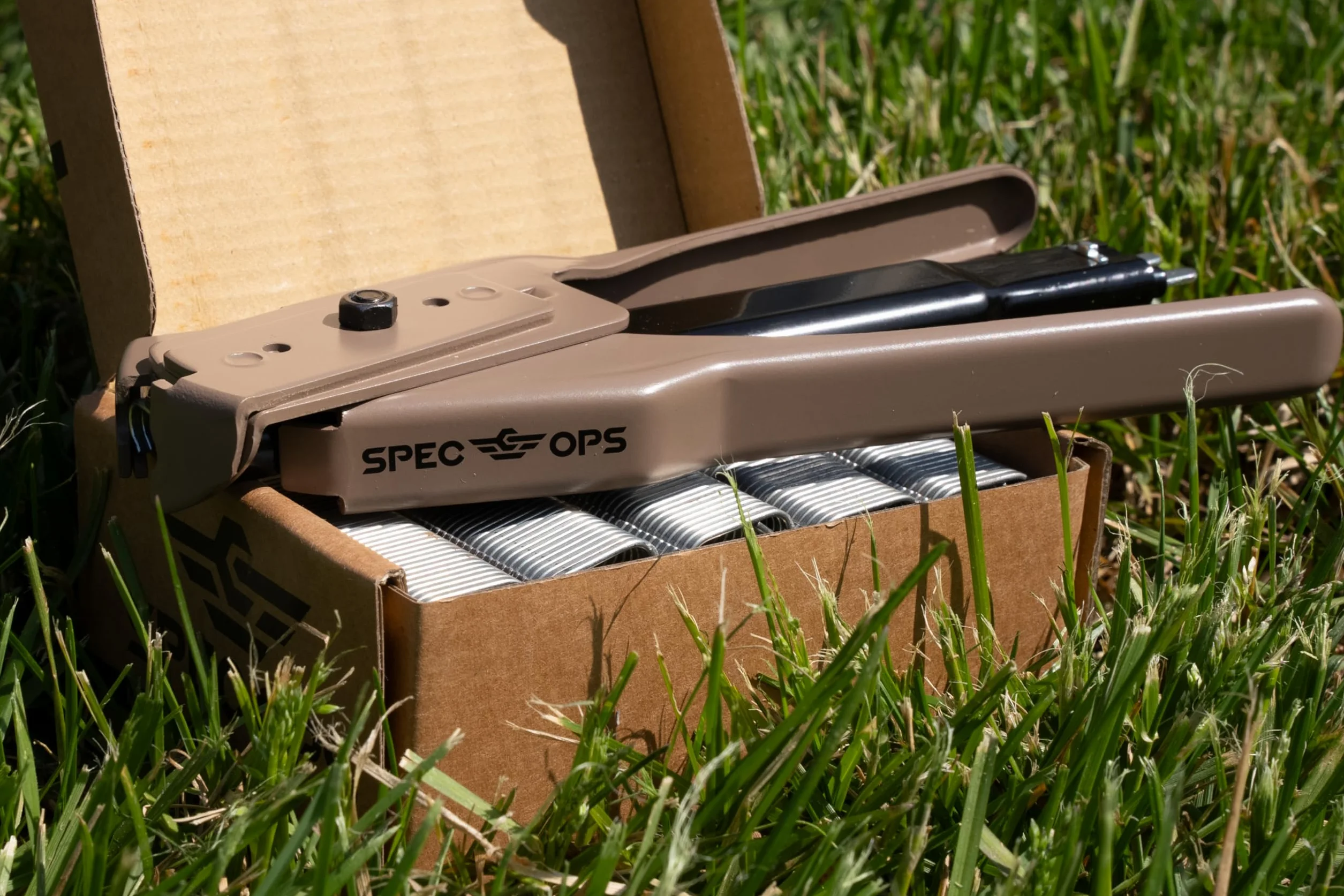 Spec Ops Tools 16-Gauge Auto Feed Hog Ring Plier, Spring-Loaded Magazine, 3% Donated to Veterans